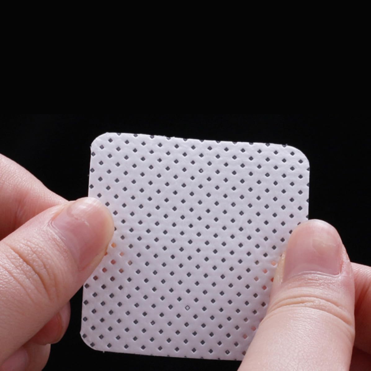 1000pcs Disposable Eyelash Glue Bottle Wiping Cloths White Non-Woven Fabric No Dregs Efficient Cleaning Tool for Business Trip and Vacation Use