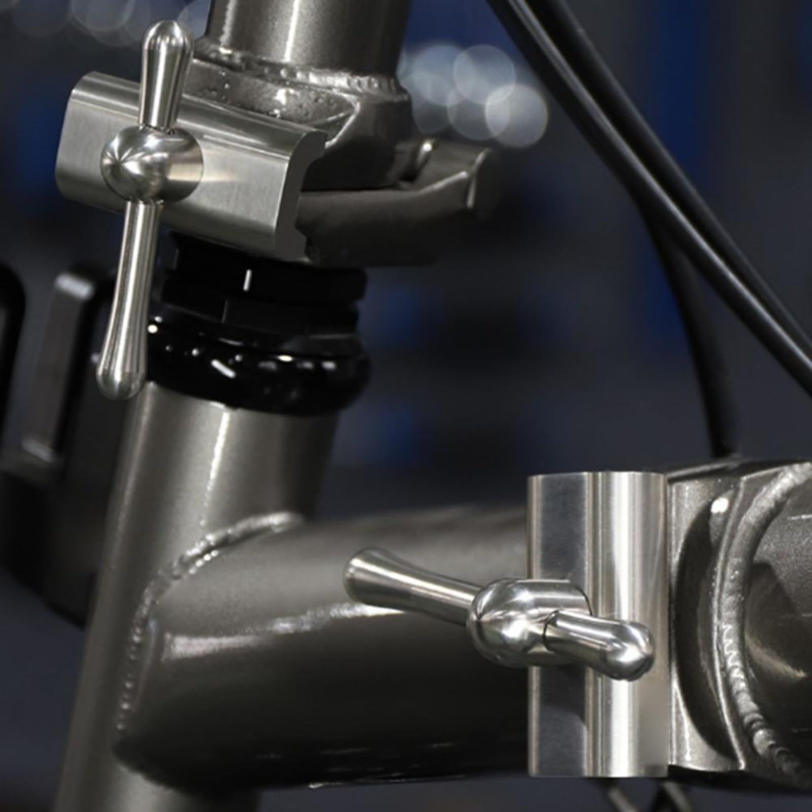 Cierre plegable para manillar de bicicleta con hebilla en C Tc4 Ti aleación CNC con tornillo antiaflojamiento para junta plegable Brompton bloqueo seguro negro (colorido)