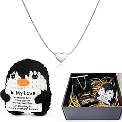 Presente Feminino Romântico Inesquecível Namorada Esposa Dia dos Namorados - Kit Pinguim de Crochê e Colar de Coração em Aço Inoxidável - Embalagem Premium para Surpreender