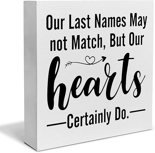 Blended Family - Cartel decorativo de madera con texto en inglés "Our Last Names May Not Match But Our Hearts Certainly Do Wood Block Plate Decor