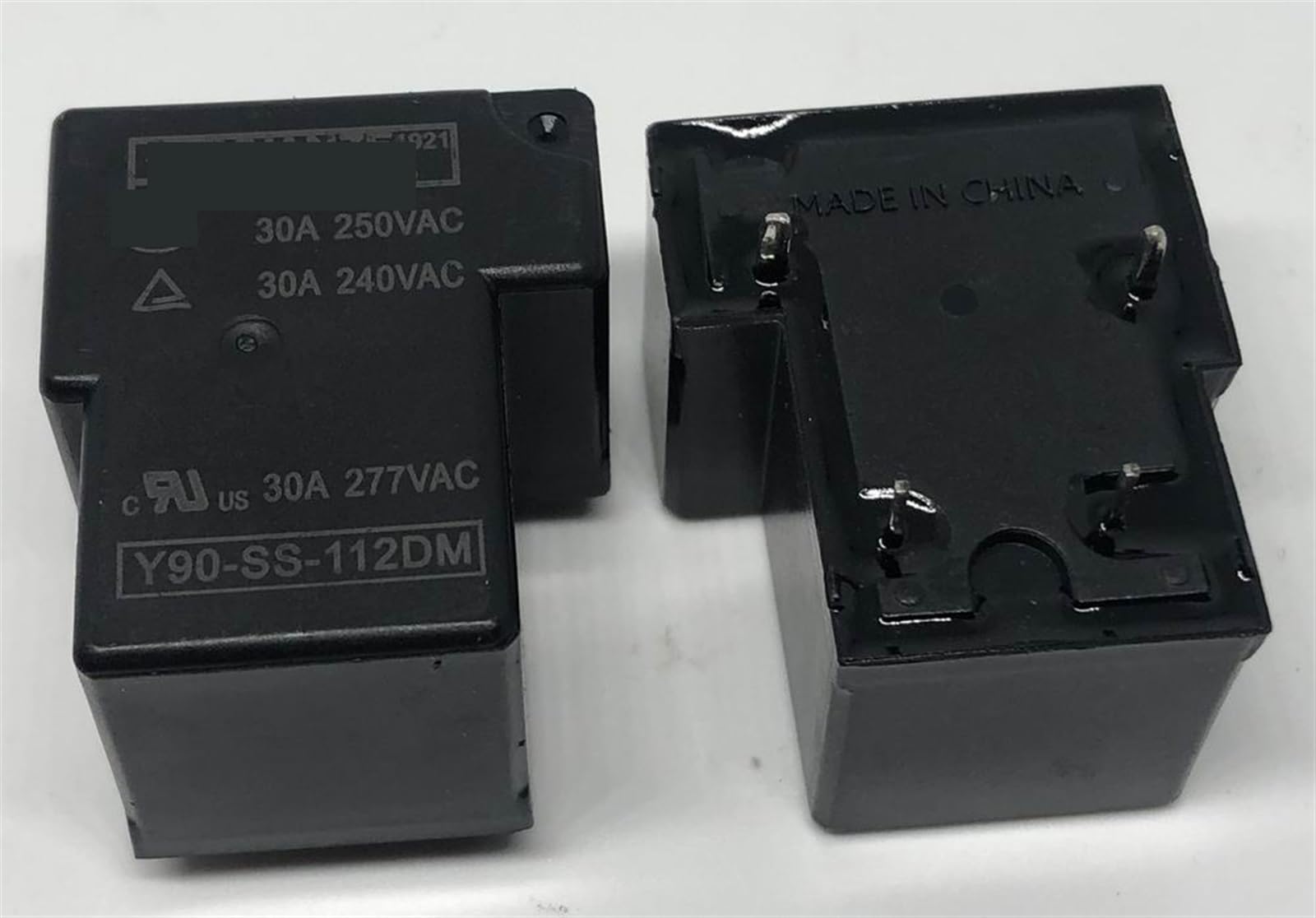 Relé 4 Pines MOBYAT Y90-SS-112DM de 12V 30A para Automoción e Industria