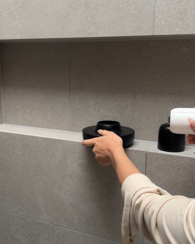 Hello Klean Rain Shower Head Black – Filtert metalen, chloor & onzuiverheden – Verbetert huid & haar – Snel & eenvoudig te installeren