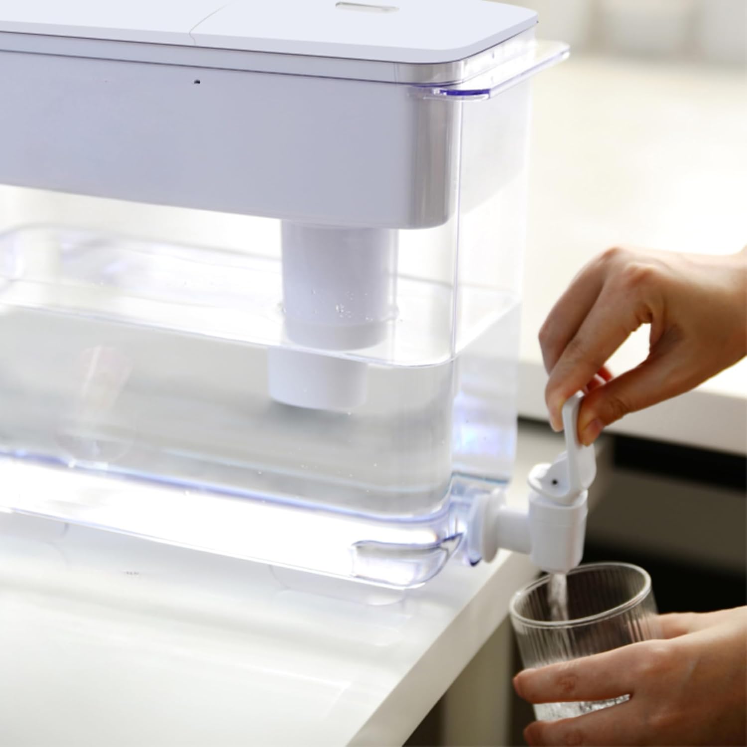 JOEY'Z Brita Pitcher in Use