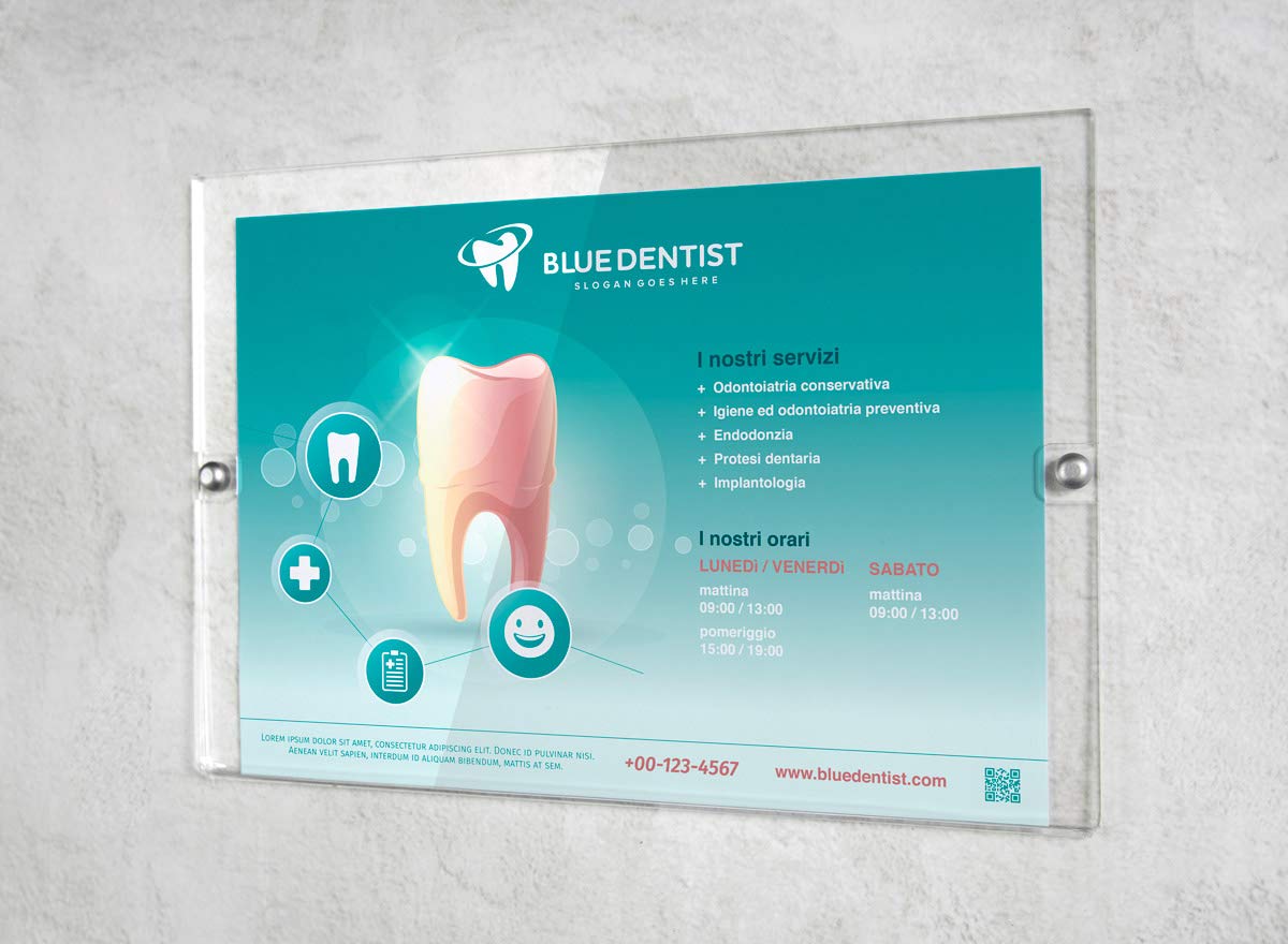 Espositore in plexiglass da parete, targa a tasca apribile in plexiglass, porta avvisi e depliant formato A3 orizzontale 42×30 cm, completa di borchie in alluminio