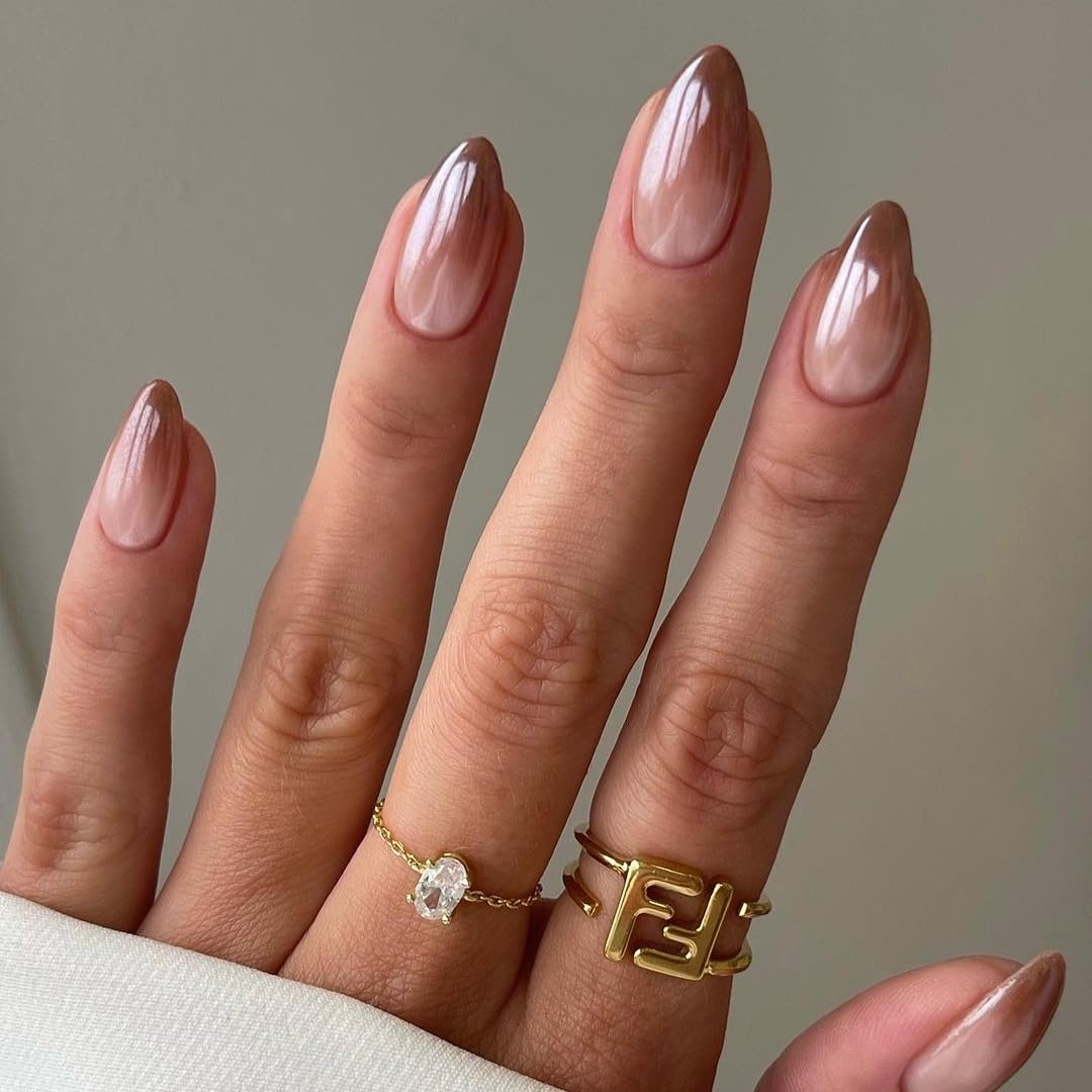 KQueenest Press on Nails French – Ombré Braun Nägel zum Aufkleben Kurz Mandel, French Fake Nails Gradient Braun Weiß, Künstliche Nägel Set für Frauen, 30 Stück