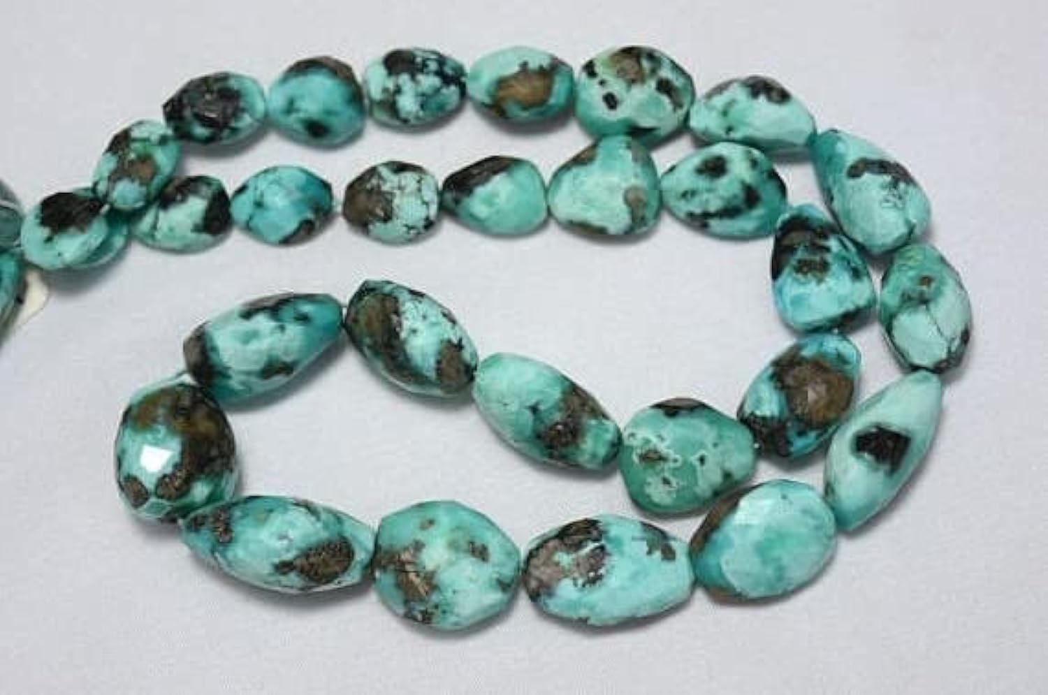 Perles de turquoise d Arizona LKBEADS pépites tumbles nugget 7x9mm a 11x13mm