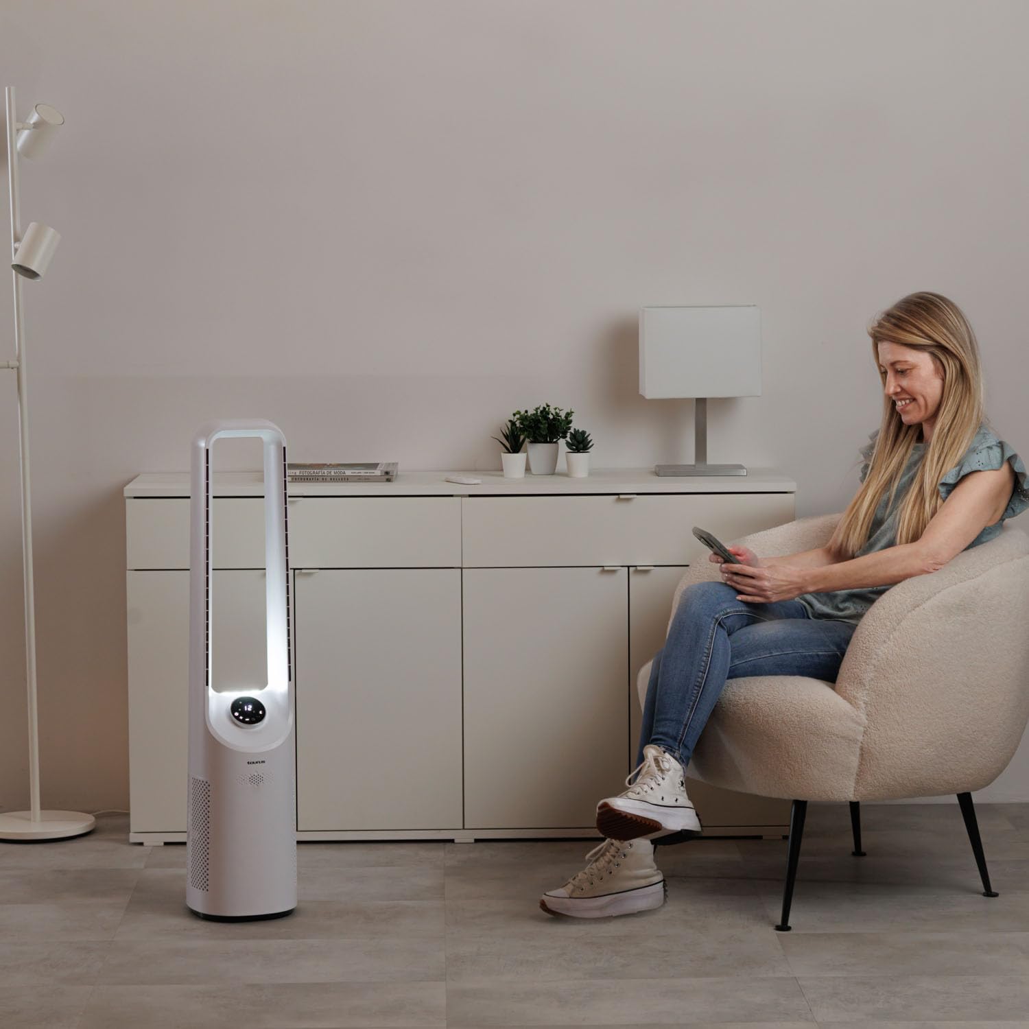 Taurus Babel Endless Ventilador de Torre Bladeless con Motor Digital Brushless Ultra Silencioso, 12 Velocidades, Pantalla LED Táctil, Oscilación, Temporizador 12h y Mando a Distancia