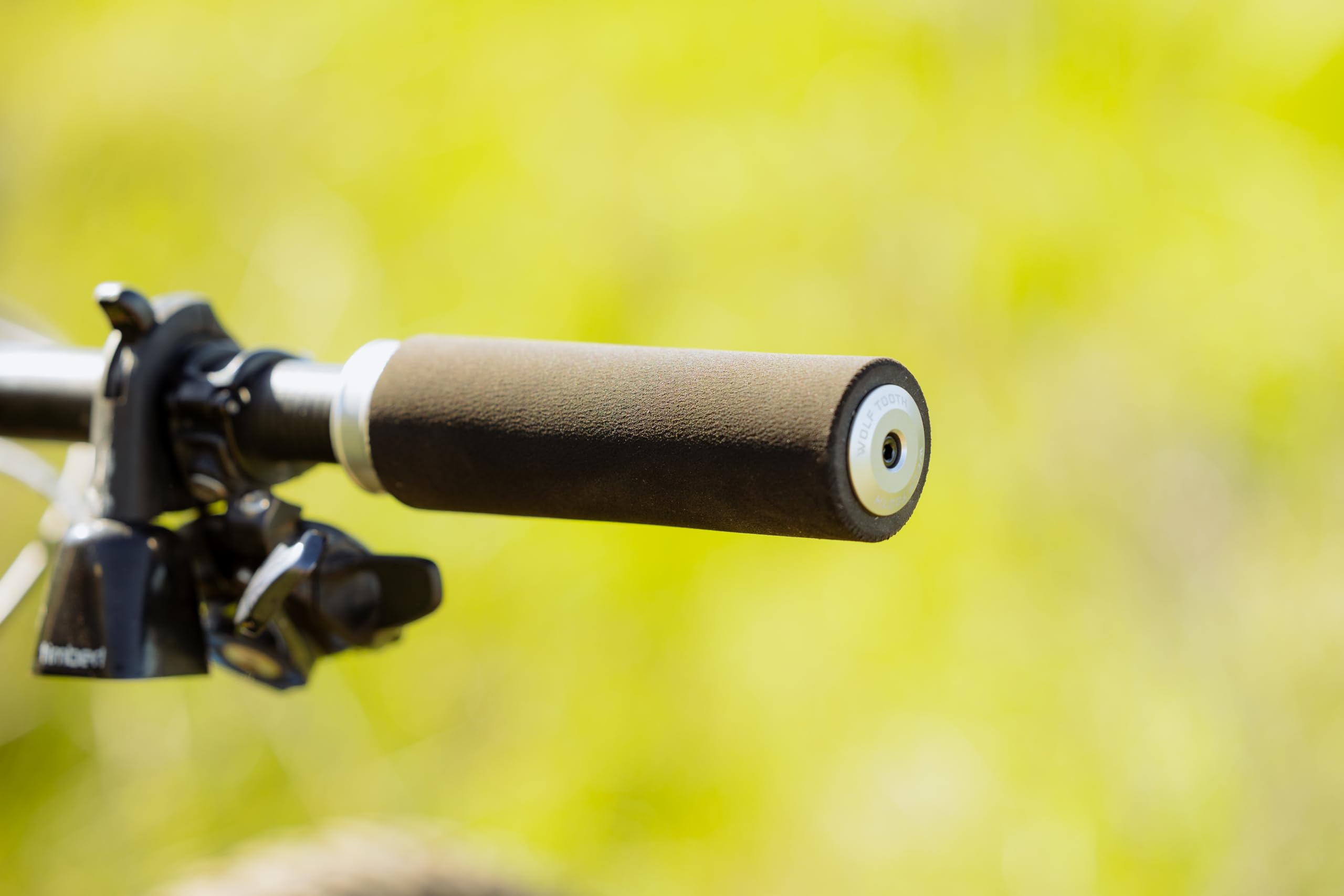 Amazon.com : Wolf Tooth Lock-On Fat Paw Grip - Black Grip with