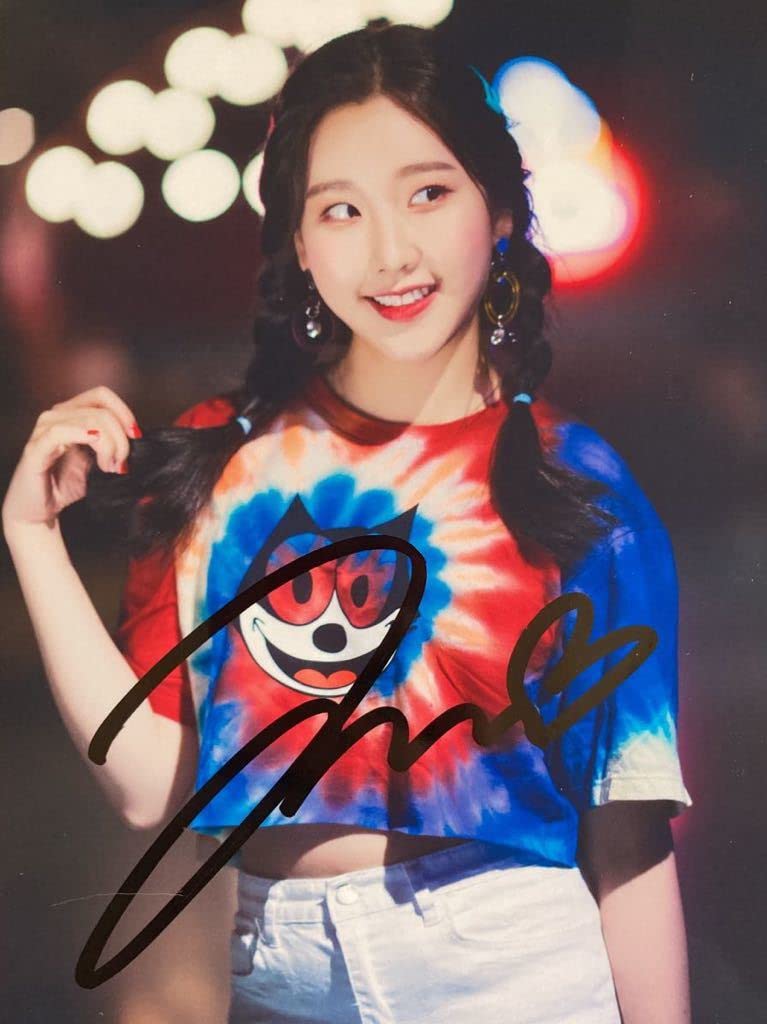 ナヨン直筆サイン入り2Lサイズ写真‥NAYEON…TWICE ナヨン直筆サイン入り2Lサイズ写真‥NAYEON…TWICE