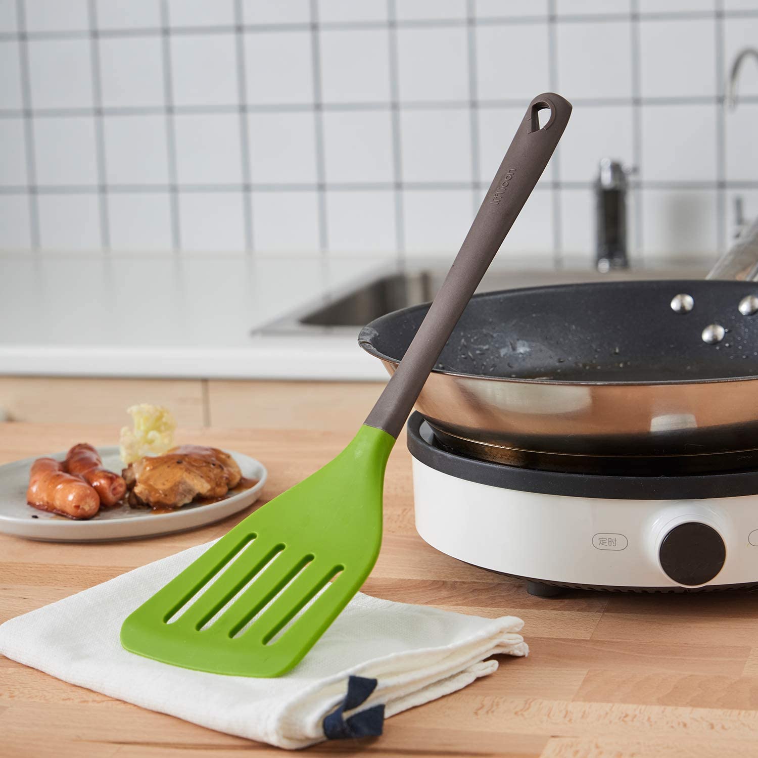 Liflicon Silicone Slotted Turner Spatula Perfect for Fish SpatulaFlipper and Omelet Turner Heat Resistant Up to 446 Degree Fahrenheit Kitchen Utensils Slotted Turner for Cooking-Chacha Slotted Turner