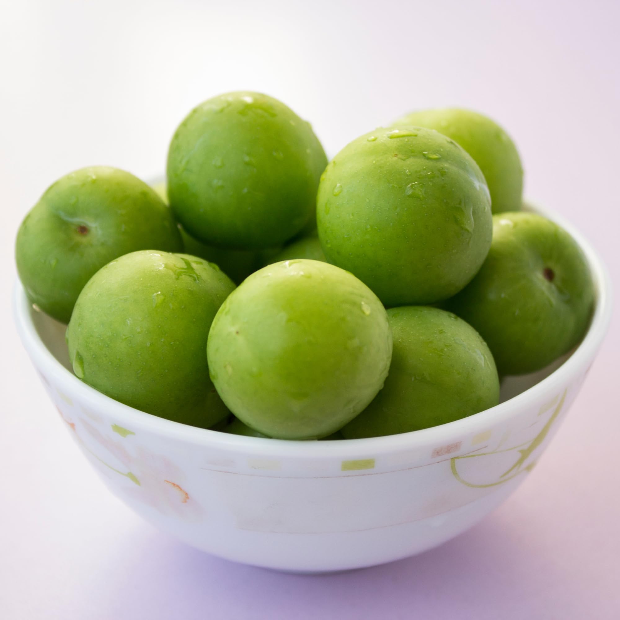 Fresh Sour Green Plum, Unripe Plums, Greengages, Erik, Goje Sabz, Can Erik (2 LBS)