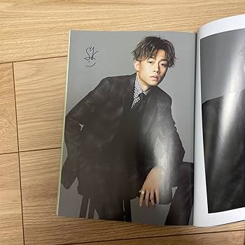 Amazon.co.jp: サイン入りコムドット写真集 TRACE : 文房具