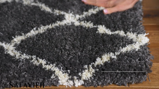 Amazon.com: SAFAVIEH Belize Shag Collection Accent Rug - 4