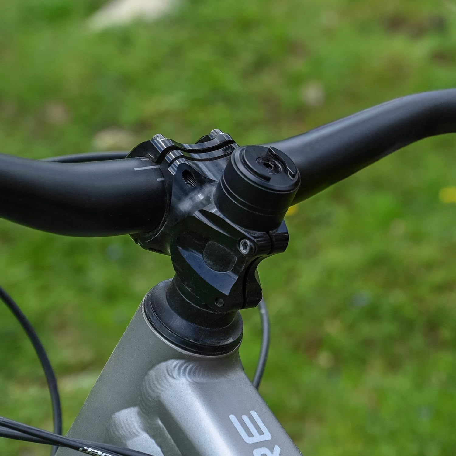 SP CONNECT Micro Stem Bundle | SPC+ | pour iPhone 14 Pro Max | Support de téléphone Portable pour Guidon de vélo | Support de Smartphone | Support de téléphone Portable