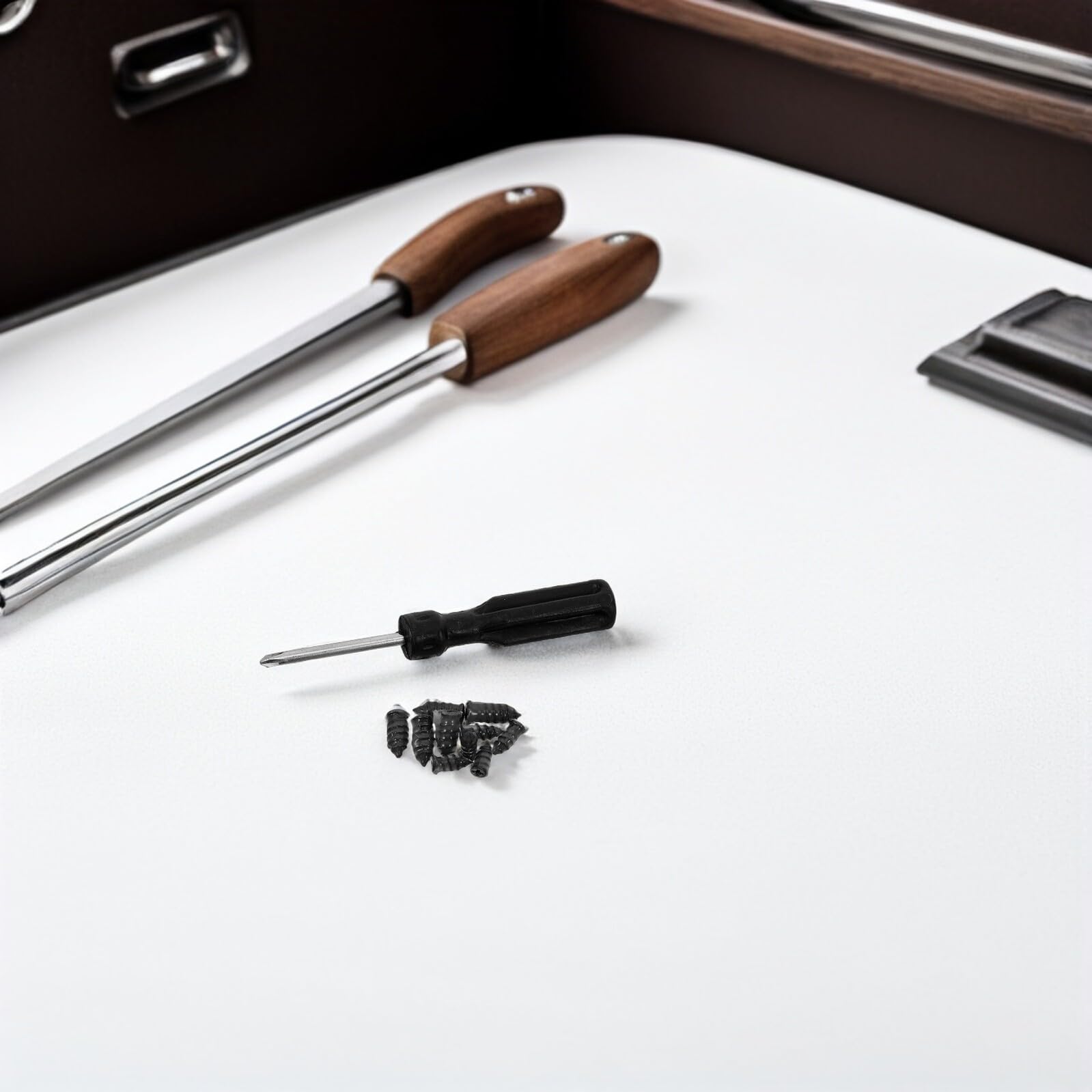 61 Piezas Kit de Tapones de Goma para Neumáticos y Clavos de Goma para Reparación de Neumáticos con Destornillador Manual para Coche y Bicicleta Reparación Rápida y Portátil en