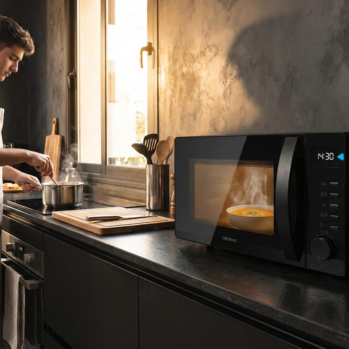 Cecotec Microonde Digitale ProClean 5005 Black. 700 W, 20 L, Tecnologia 3DWave, 5 Livelli Potenza, Timer 30 min, Scongelamento, Display con Orologio, Riscaldamento Rapido