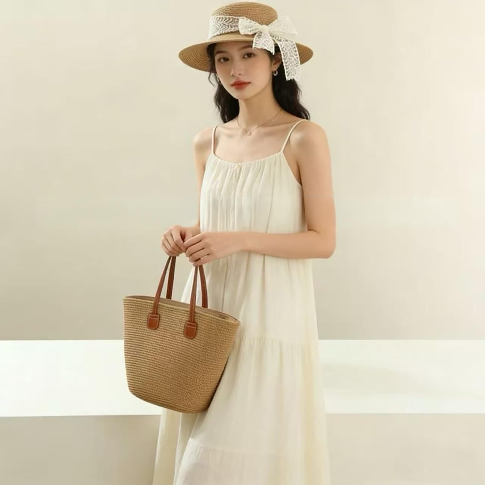 Lot de 2 chapeaux de plage à larges bords rayés en rotin avec sac fourre-tout tissé à la main et sac à bandoulière portable pour vacances, pique-nique, bord de mer