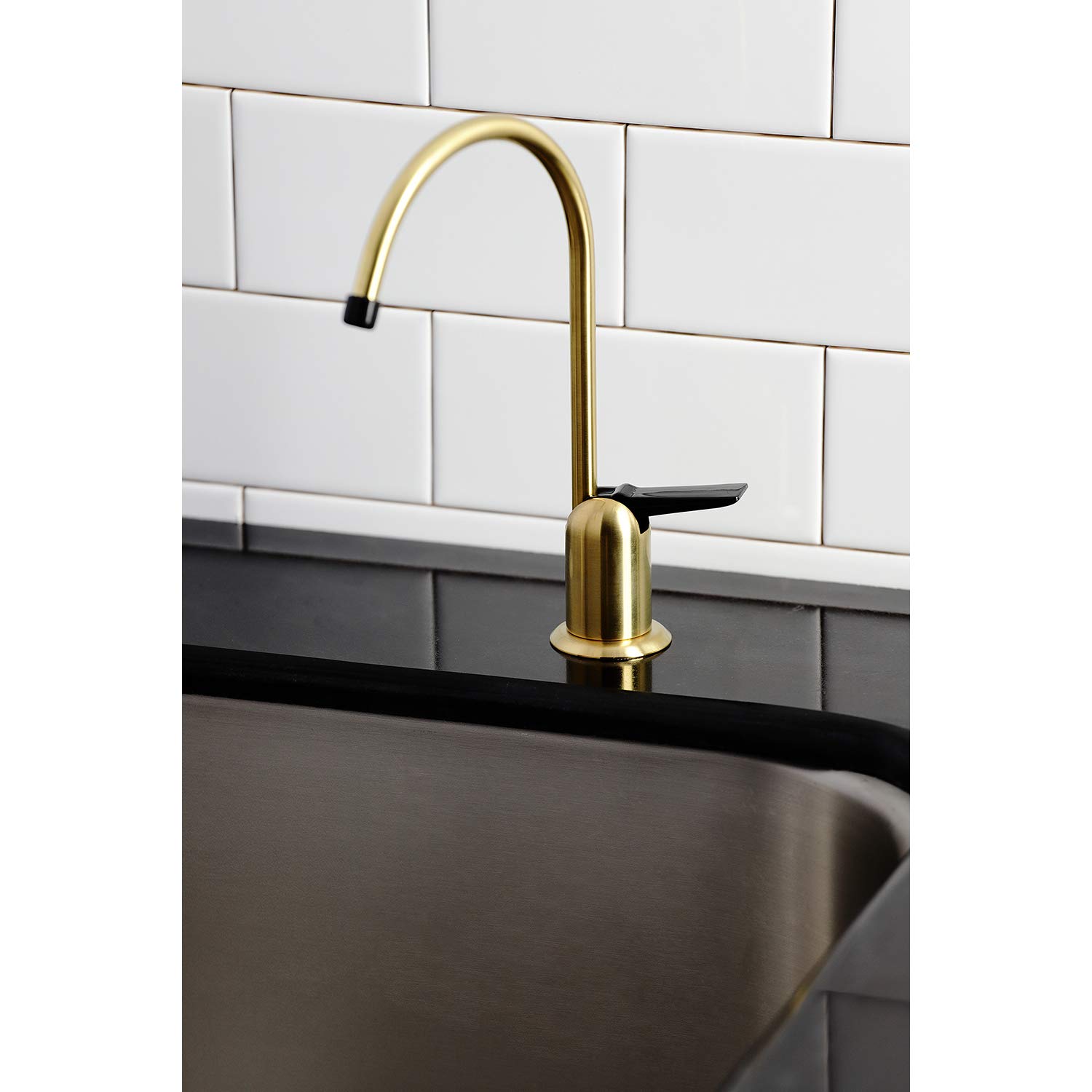 Kingston Brass K6197 Grifo de filtración de Agua de un Solo Mango, Latón Satinado