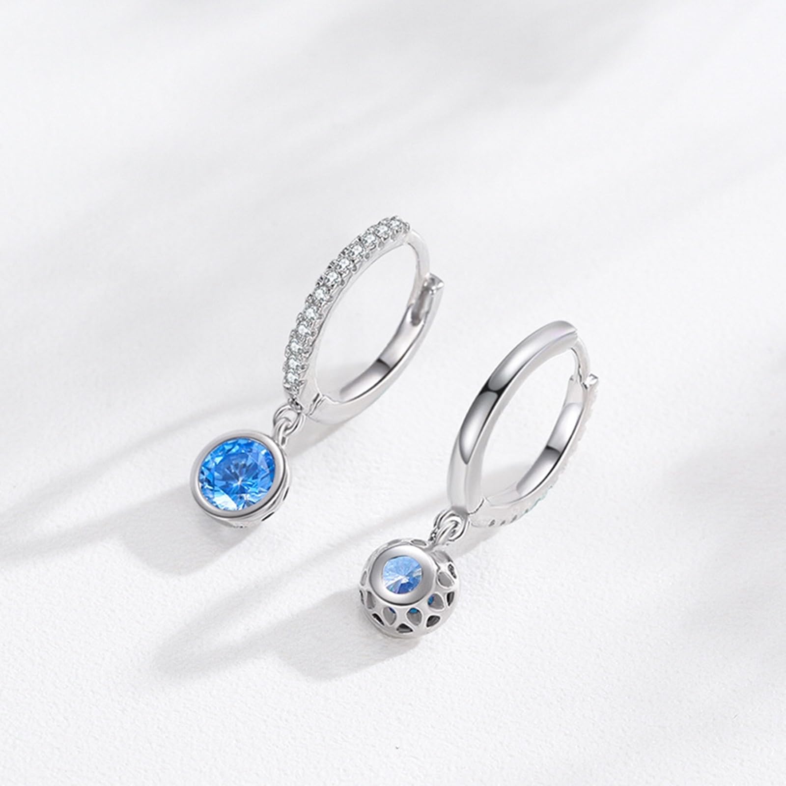 Wycian Pendientes de boda para novias dorados, topacio azul claro y moissanita, aretes de aro para ella