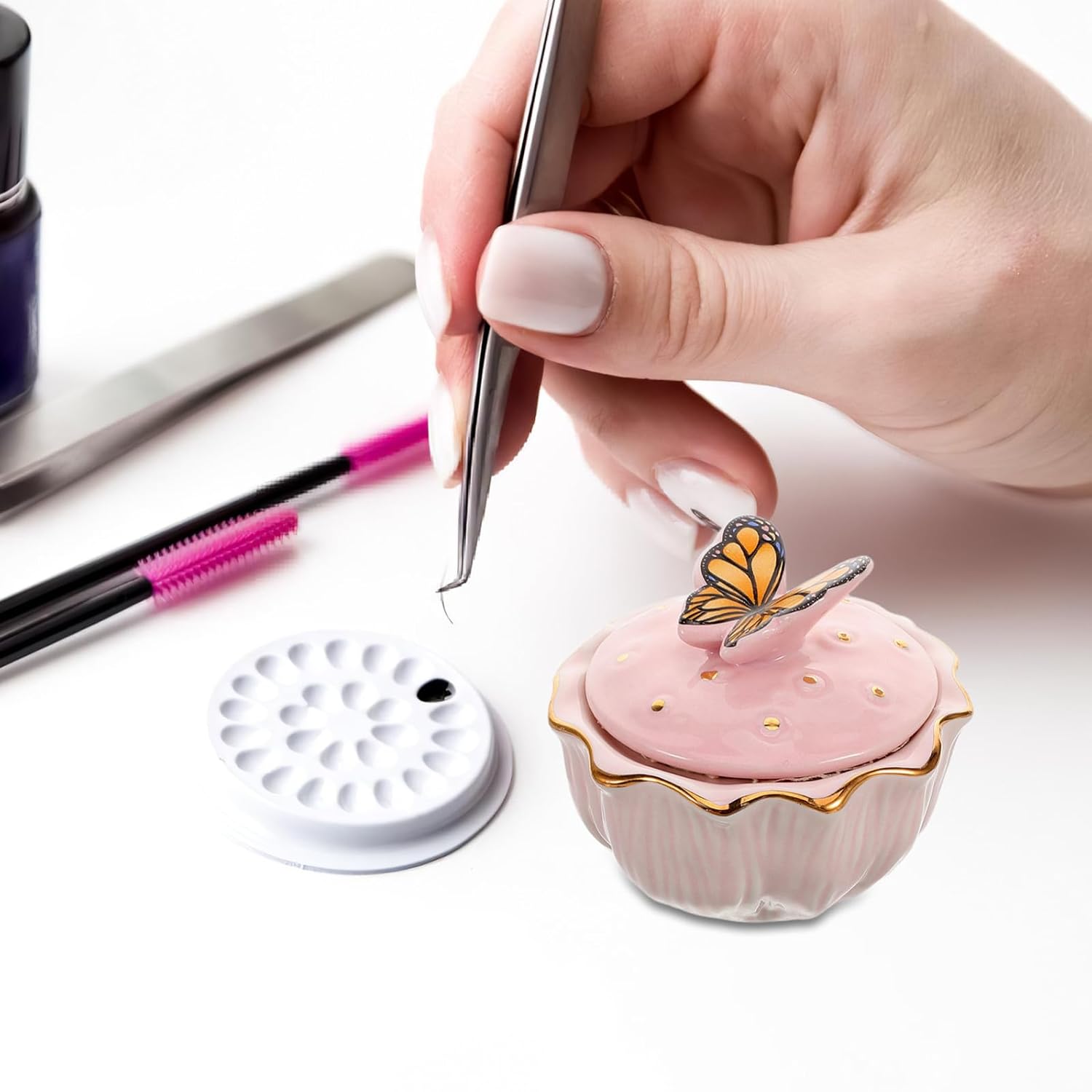Nail Art Brush Cleaner Cup Ceramic Dappen Dish with Mesh Filter Pink Nail Brush Cleaning Container for Manicure Supplies Suitable for Home and Salon Use