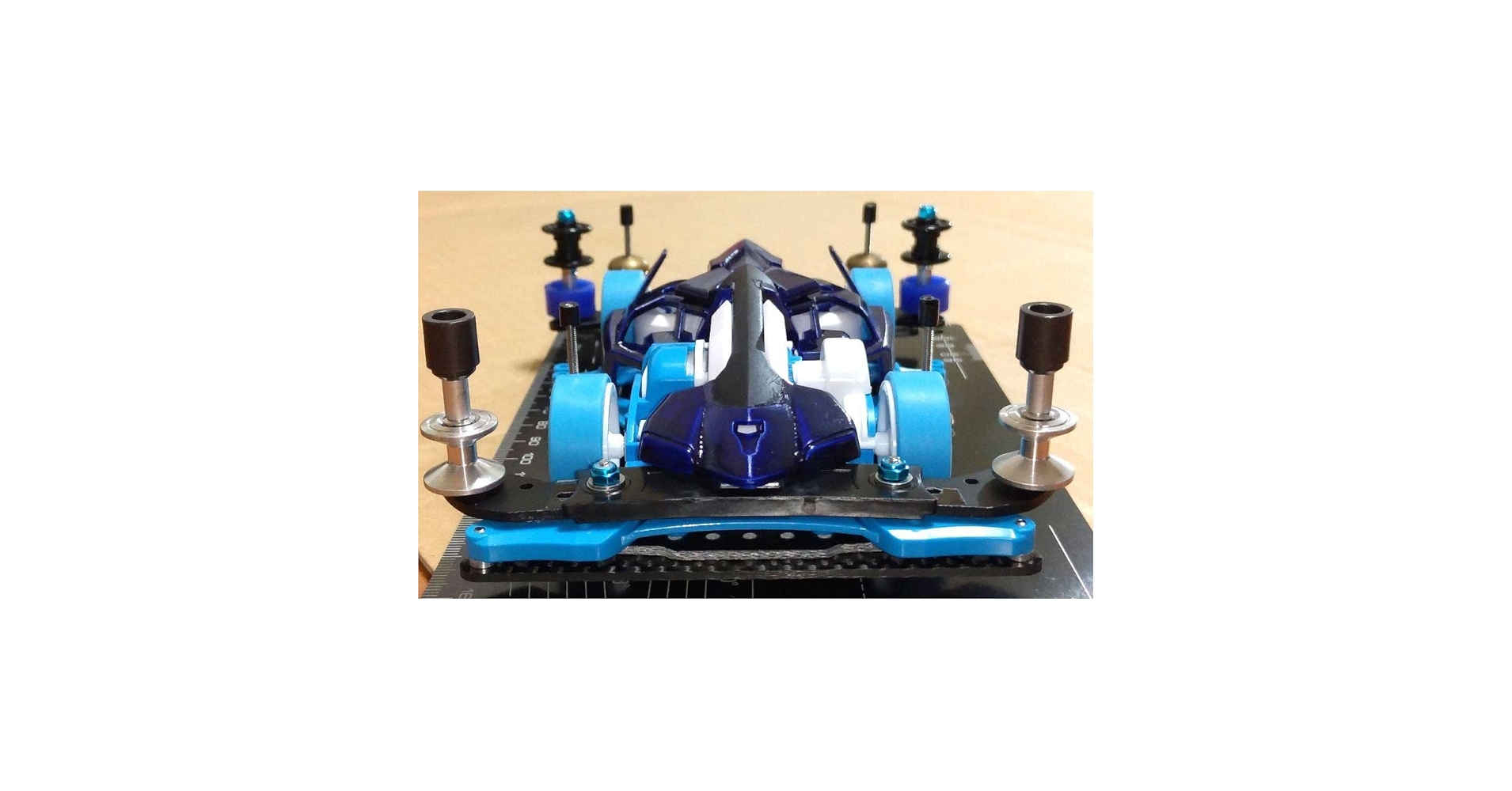 ★再出品　ミニ四駆　マッハフレーム　黒×白×青×銀　完成品　強化白　純正のみ 自分色マッハフレーム｣白×青