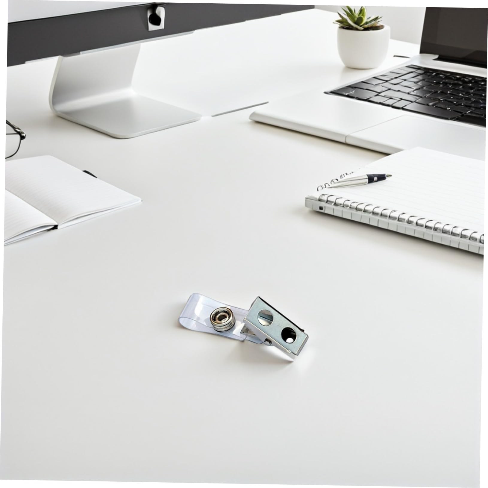 250 Pezzi Clip per Badge con Doppio Foro Portabadge Trasparente Leggero e Resistente per Ufficio Scuola e Ospedale Porta ID per Conferenze ed Eventi