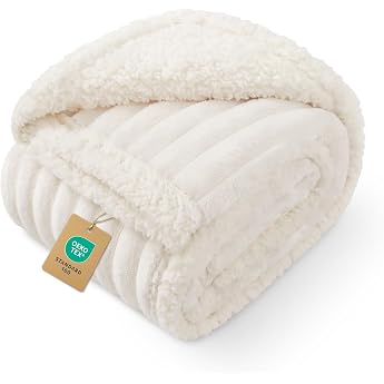 luciphia Waterproof Dog Blanket Washable Cat Blanket for Cats Dogs Puppies Cuddly Blanket Soft Fluffy Sherpa Fleece Pet Blanket to Protect Bed Sofa Couch Beige White 71 x 102 cm