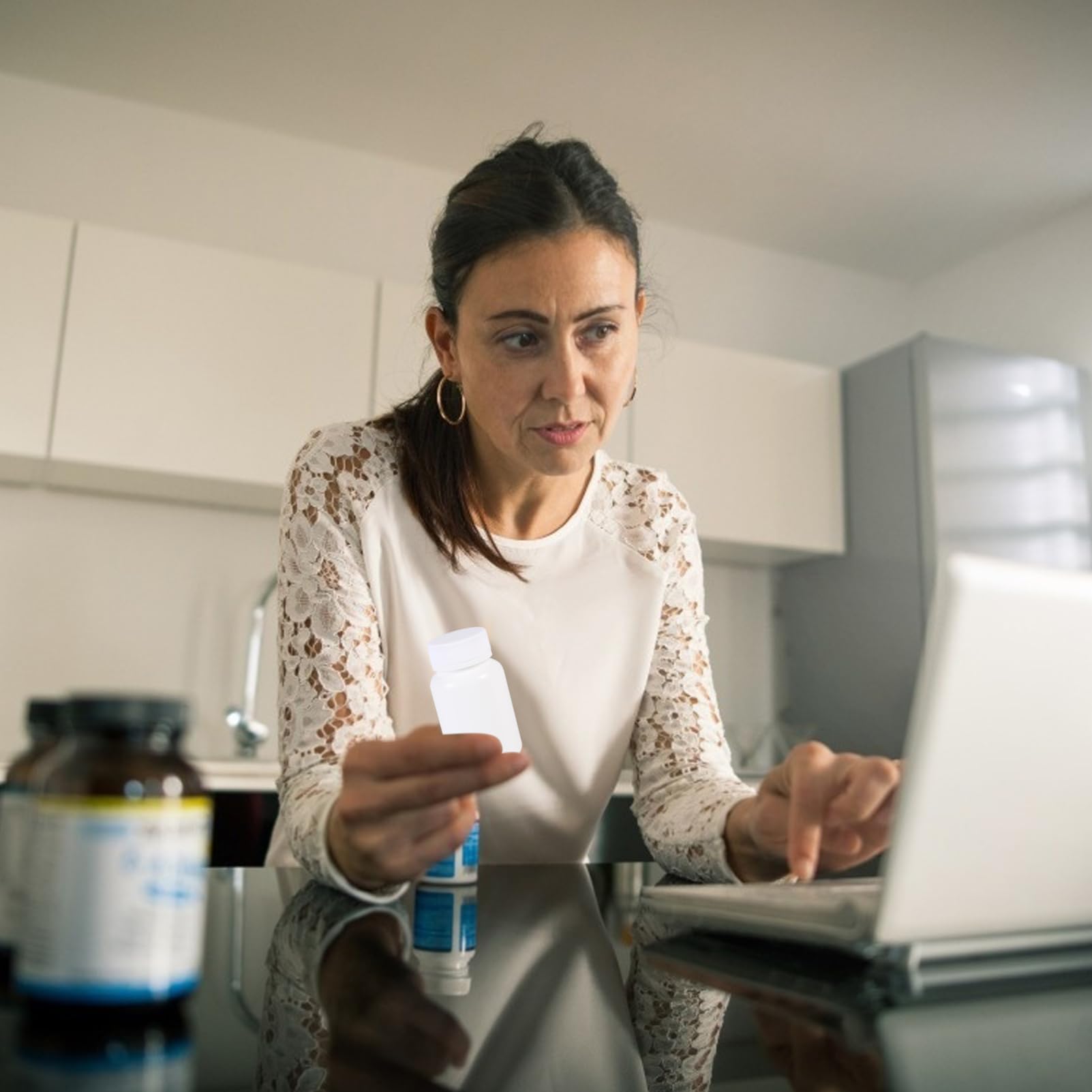 Healeved 3sets Large Medicine Empty Bottles Pill Bottles for Parties Portable Plastic Containers Leakproof Capsule Jars 10pcs*3