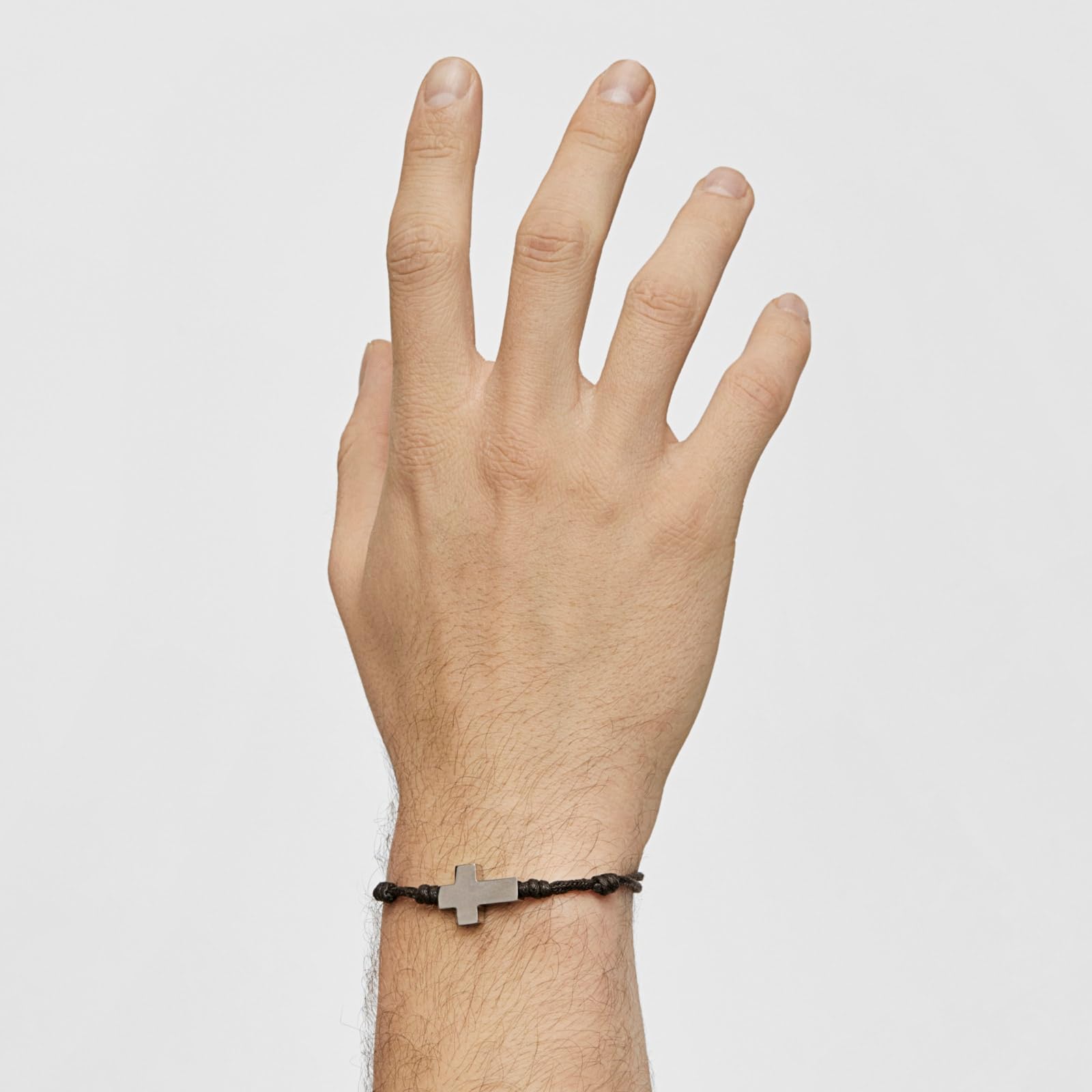 TOUS Pulsera de Cordón Marrón para Hombre con Motivo de Cruz en Acero Inoxidable, 2.1x 1.4 cm, Clásico y Atemporal, Colección Man