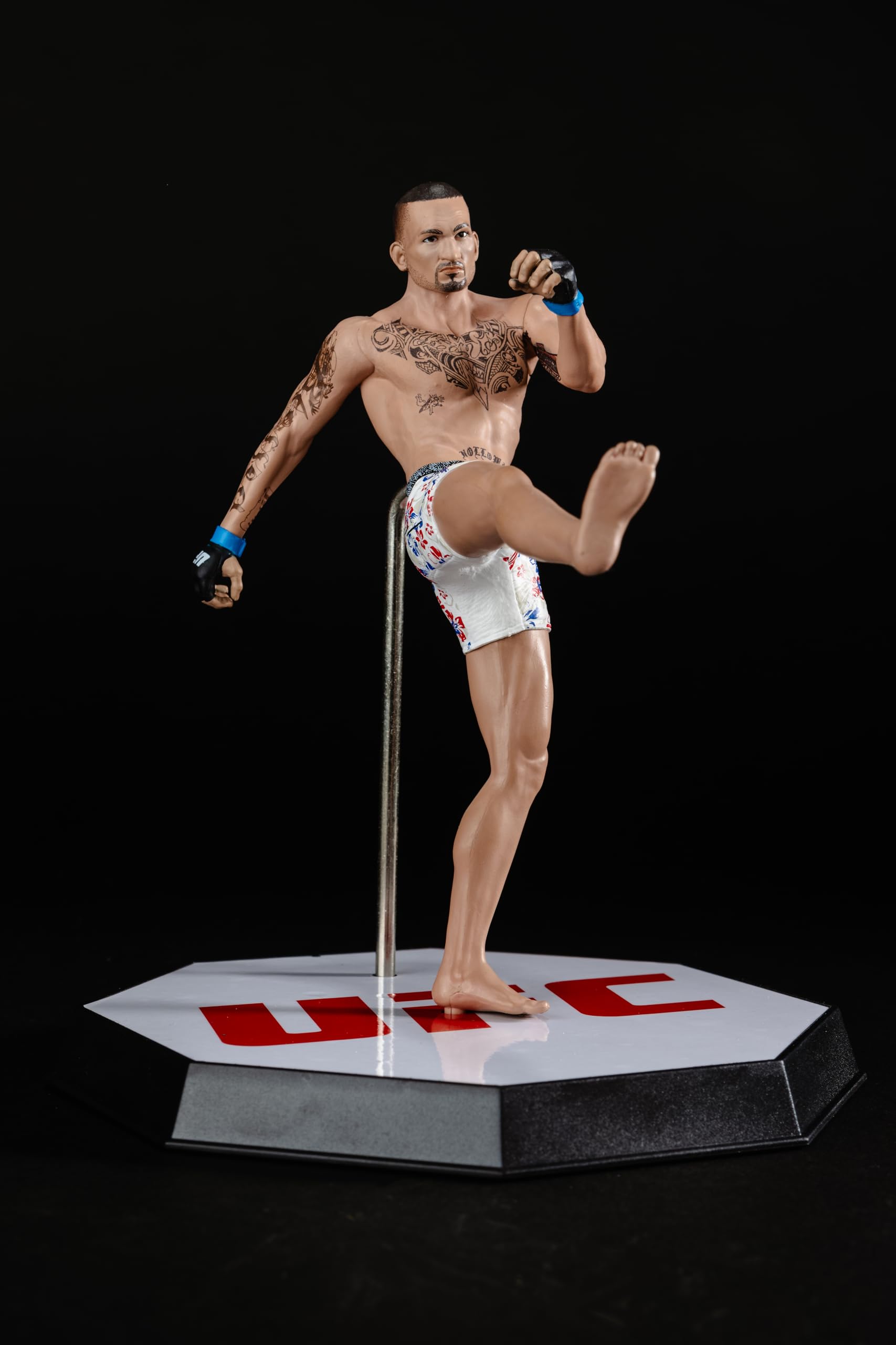 Amazon.co.jp: McFarlane's SportsPicksによる7インチのポーズ付き