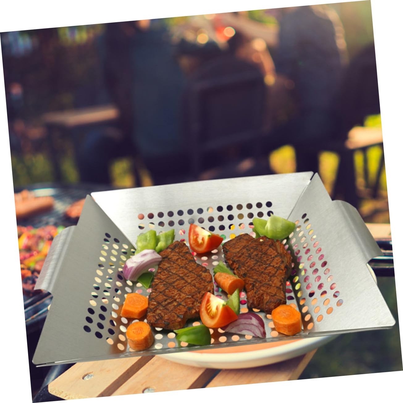 Quadratische Barbecue Grillschale mit Lochmuster Robustes BBQ Backblech für Gemüse Fleisch und Fisch Praktische Grillschale für Gas Holzkohlegrill Einfach zu Reinigen und
