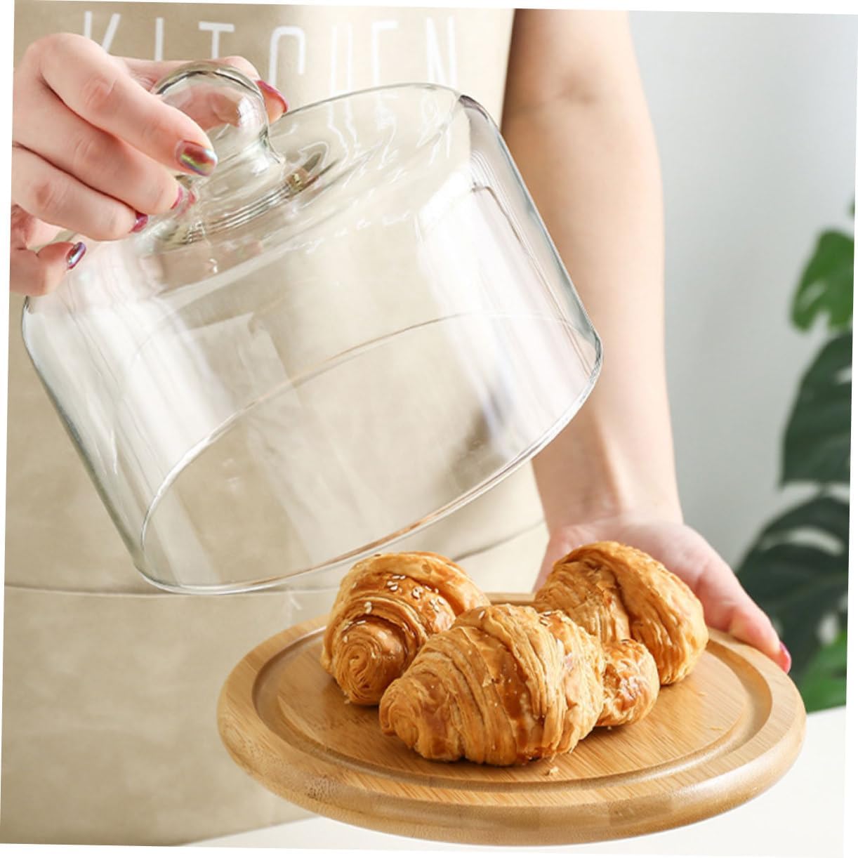 Glass Cake Cover Dustproof Design Food Grade Lead-Free Dome for Desserts and Pastries 10-inch Size for Home and Bakery Use