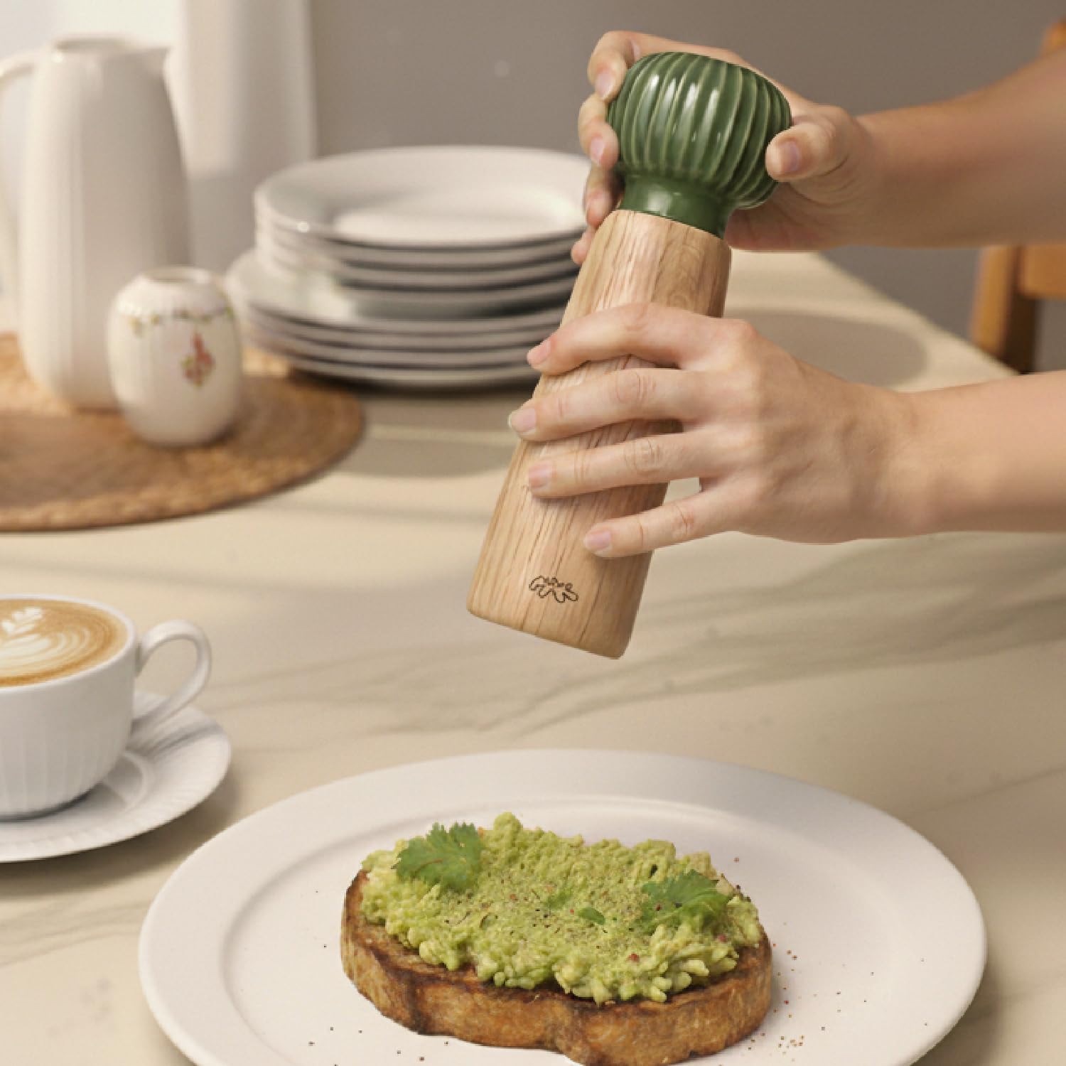 Amazon.com: Kahler Hammershoi Grinder | Dark Green Ceramic and Oak