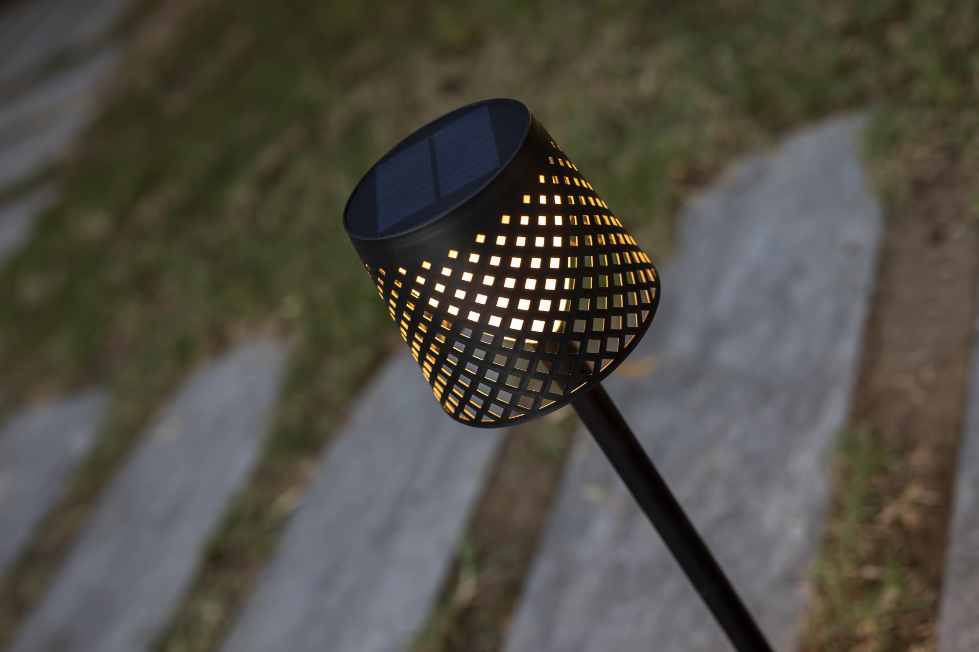 Greta - Aplique de pie o lámpara de pie para exterior con luz solar LED, color negro