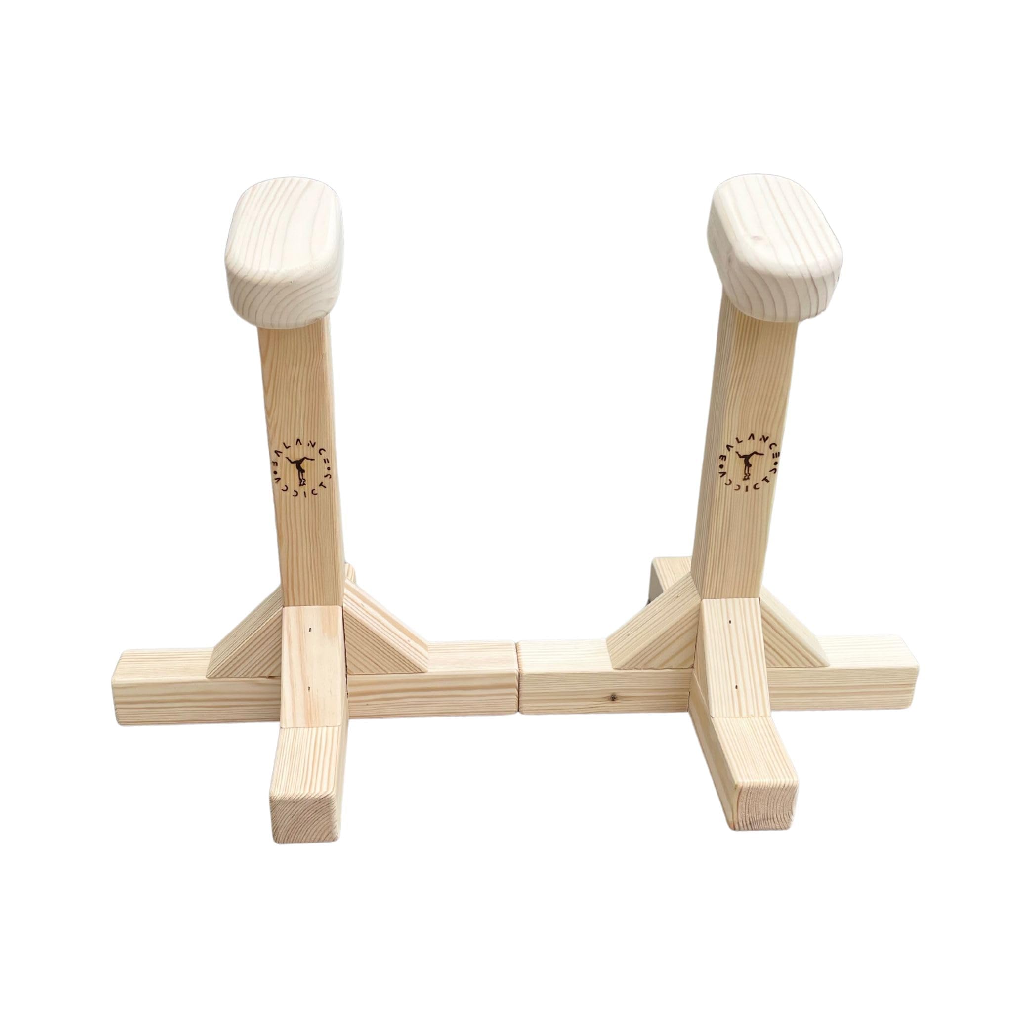 Piattaforma per ginnastica, comprensiva di gesso liquido, pali acrobatici e blocchi verticali, per ginnasti