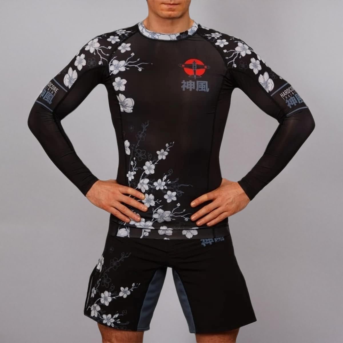 Hardcore Training Rash Guard Mężczyźni Kompresja Koszulka Długi Rękaw BJJ MMA No-Gi Obcisła Grappling Boks (DE/NL/SE/PL, Alfa, L, Regularny, Regularny, czarny/szary/czerwony)
