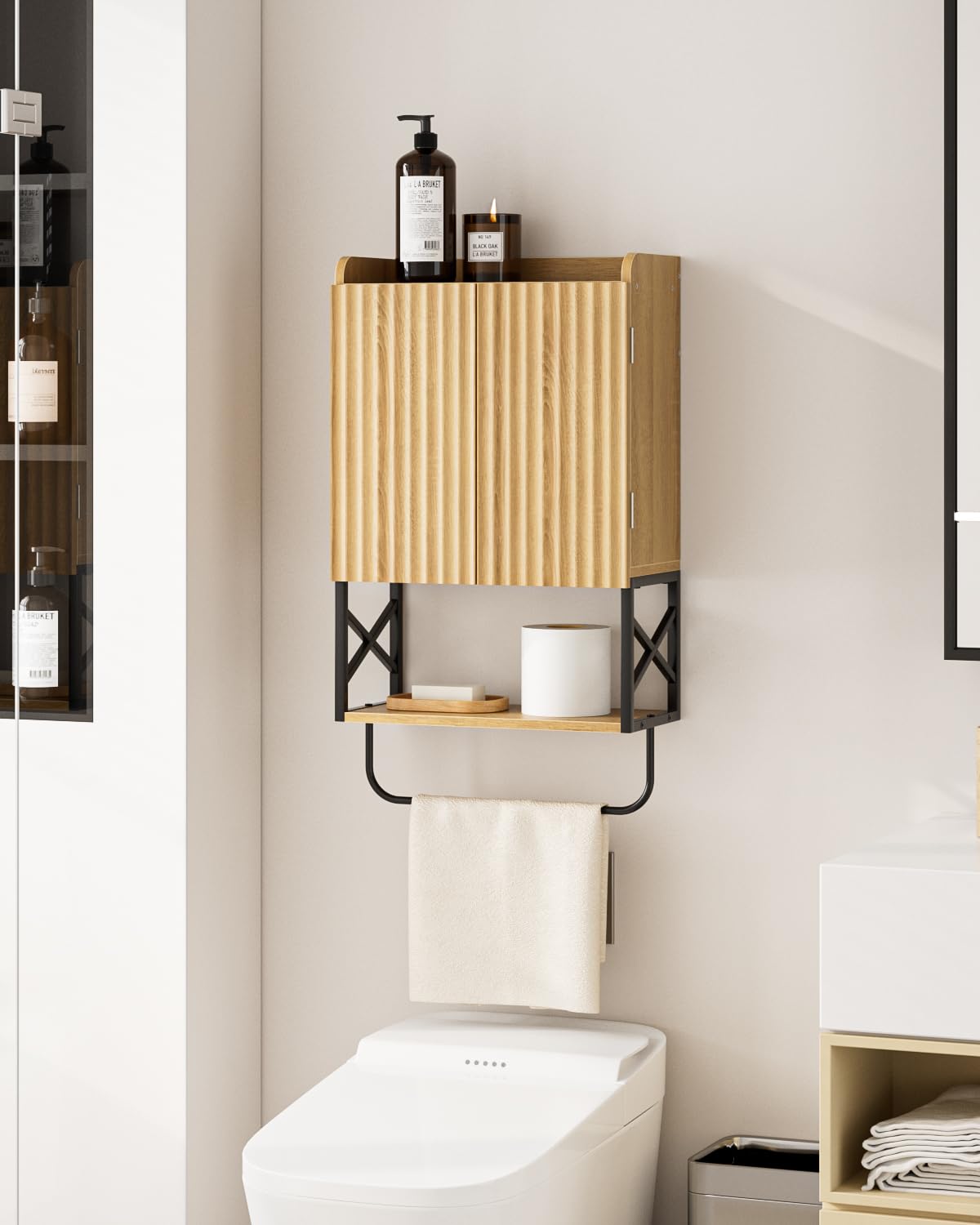 Armoire à pharmacie / Armoire murale de salle de bain, meuble mural avec étagères réglables, armoire gain de place pour salle de bain, cuisine et salon (68,5 x 39 x 18 cm, chêne au design moderne)