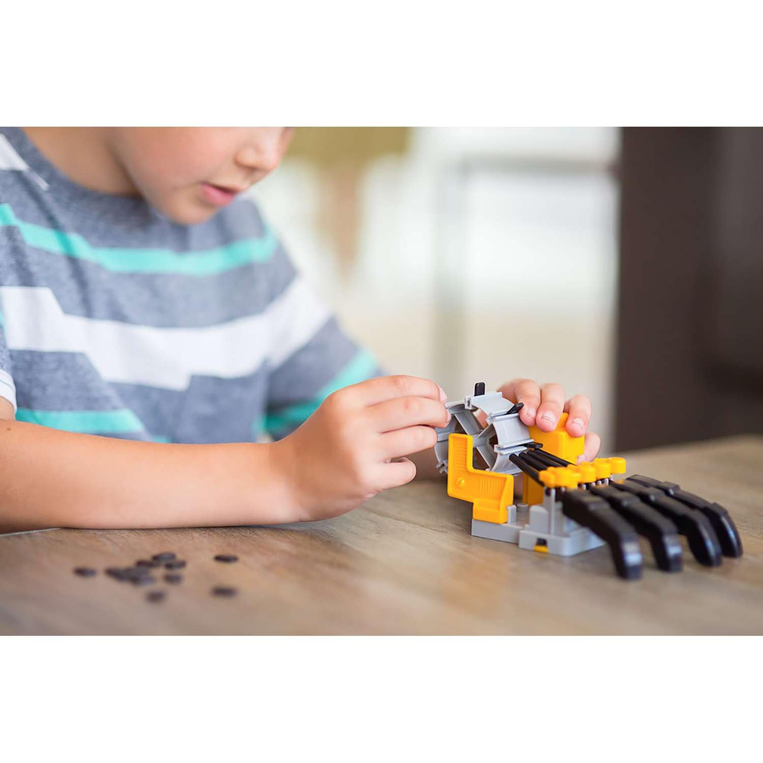 4M 403407 Kids Motorised Robot Hand Building Set