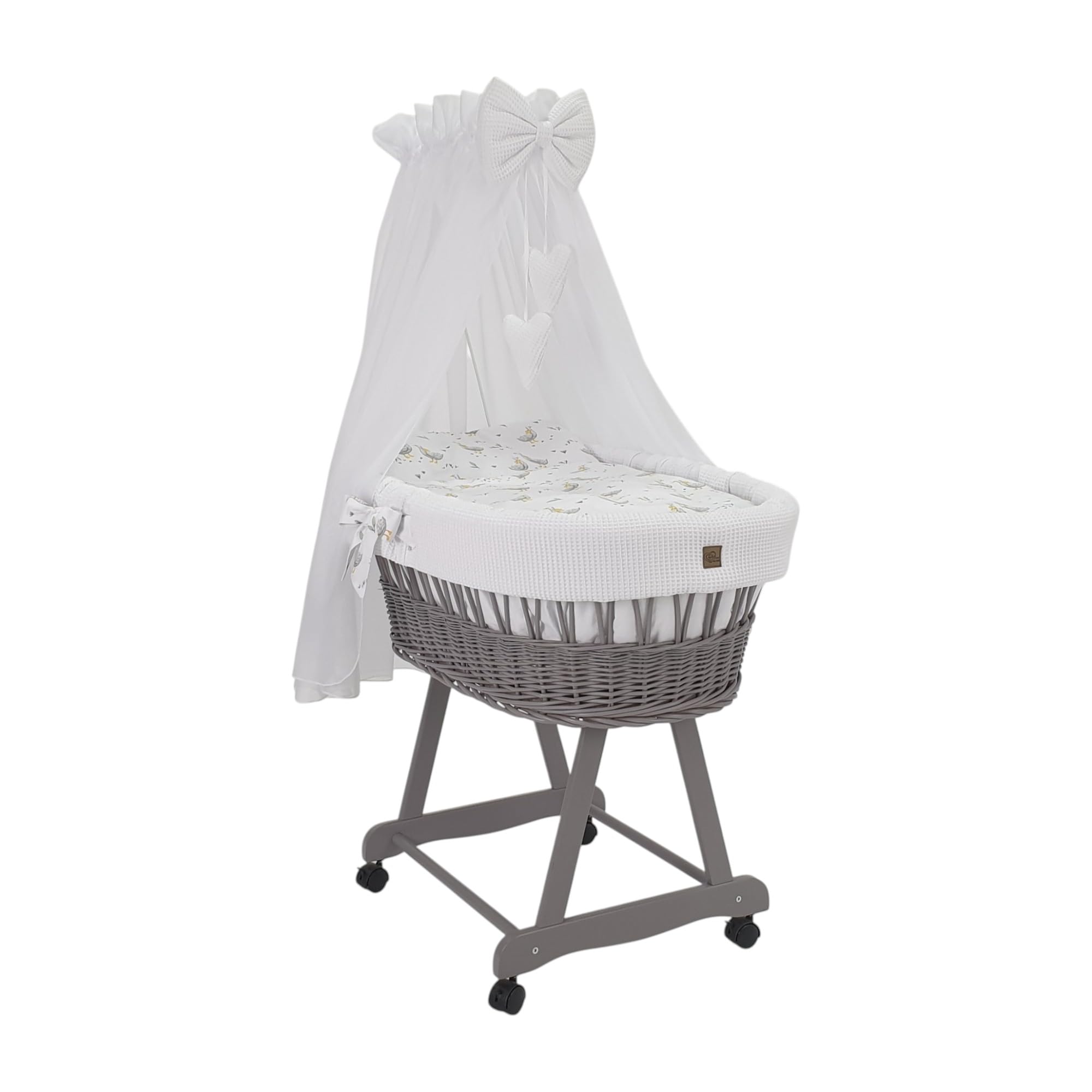 WIKLINOPOL Lena - Cuna de mimbre con ruedas, colchón, dosel y ropa de cama de tela de waffari con animales de safari, hecha a mano, cesta de moisés gris