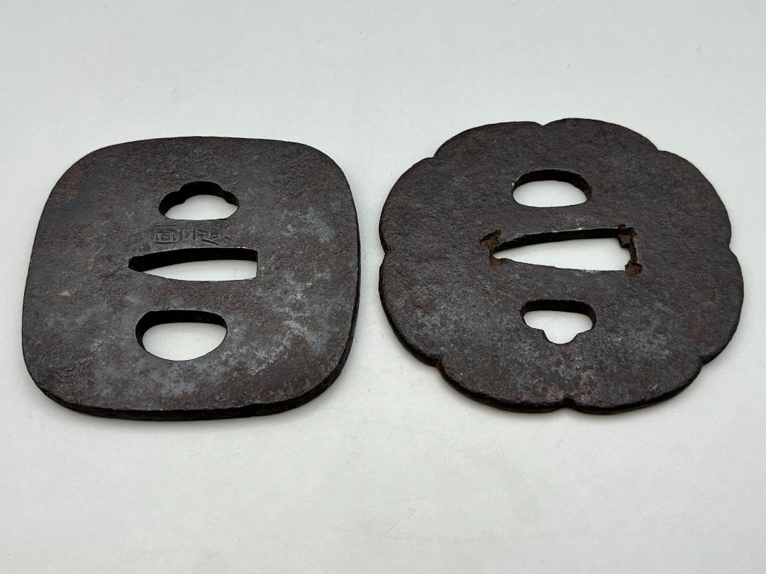 【海】江戸期　鍔　鉄地四角形　透かし幾何形　２枚　１枚國廣在銘　刀装具 Amazon.co.jp: 海江戸期 鍔 鉄地四角形 透かし幾何形 2枚 1枚