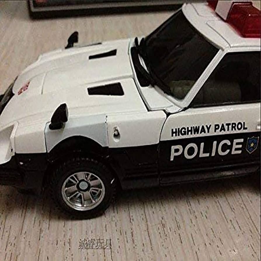 マクドナルド　トランスフォーム　ミニカー　パトカー マクドナルドトランスフォームミニカーパトカー