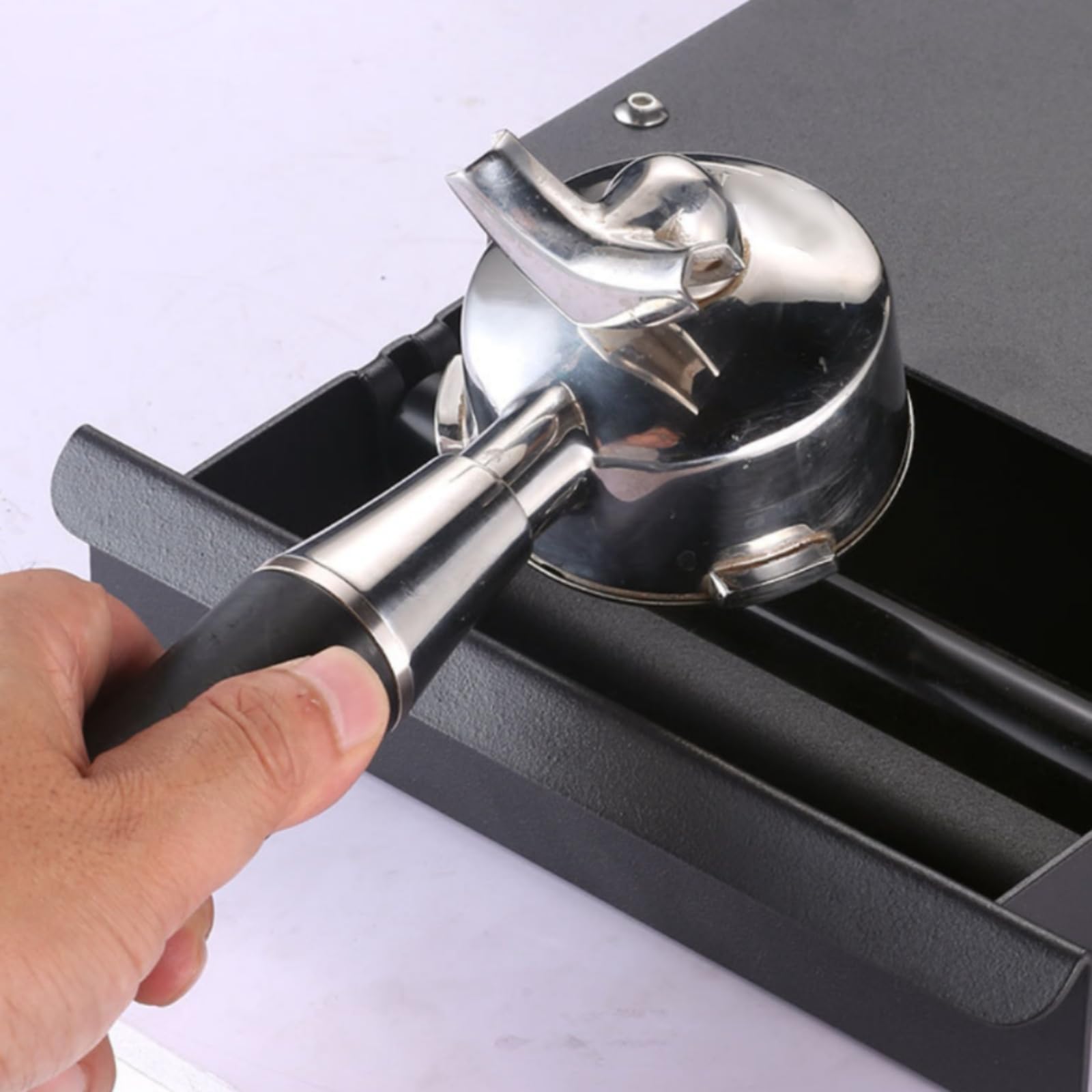 MagiDeal Contenedor de Posos de Café Caja de Posos Cajón Depósito Portafiltros Golpeo de Café en Estructura de Madera y Acero Diseño Rectangular Compacto, Nogal + Negro