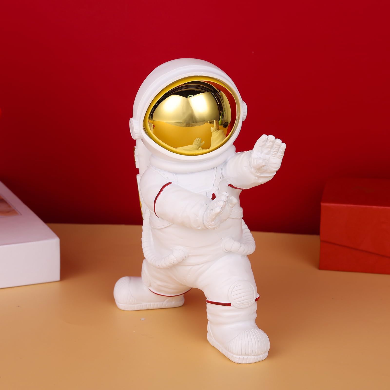 Amazon.co.jp: LINYTHER 中国のカンフー宇宙飛行士のおもちゃ 樹脂製