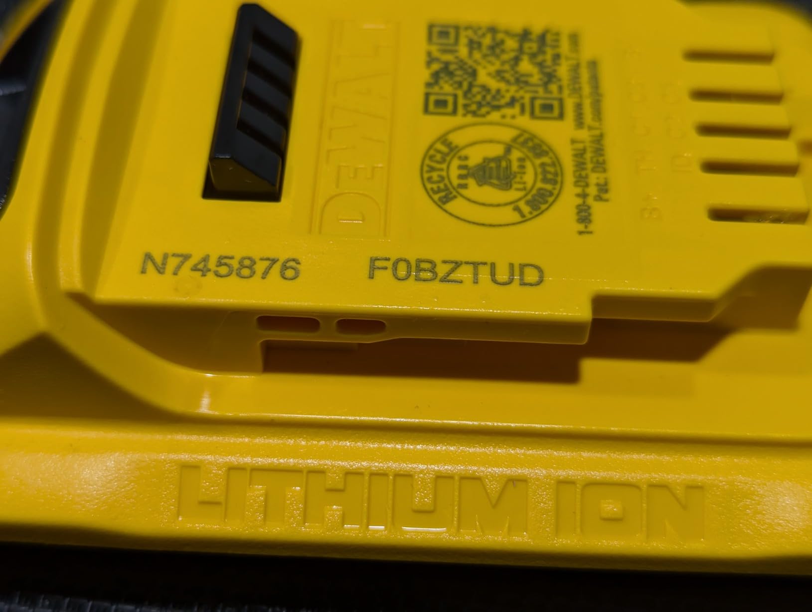 DEWALT 20V MAX Lithium-Ion 5.0 AH Battery (2-Pack) photo review