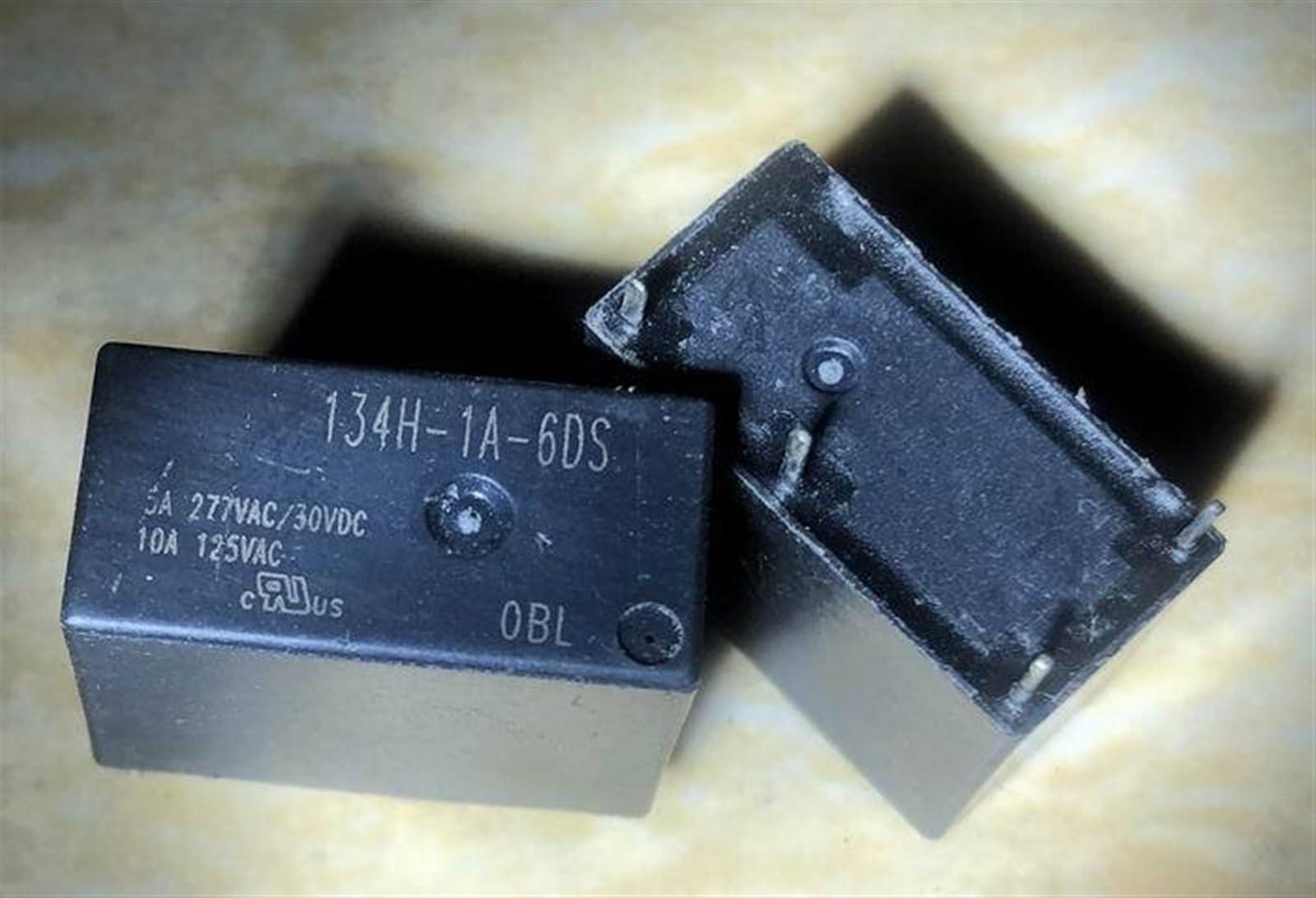 Relais 33F-1A-6V KmoNo 134H-1A-6DS composant électronique 4 broches 1 pièce