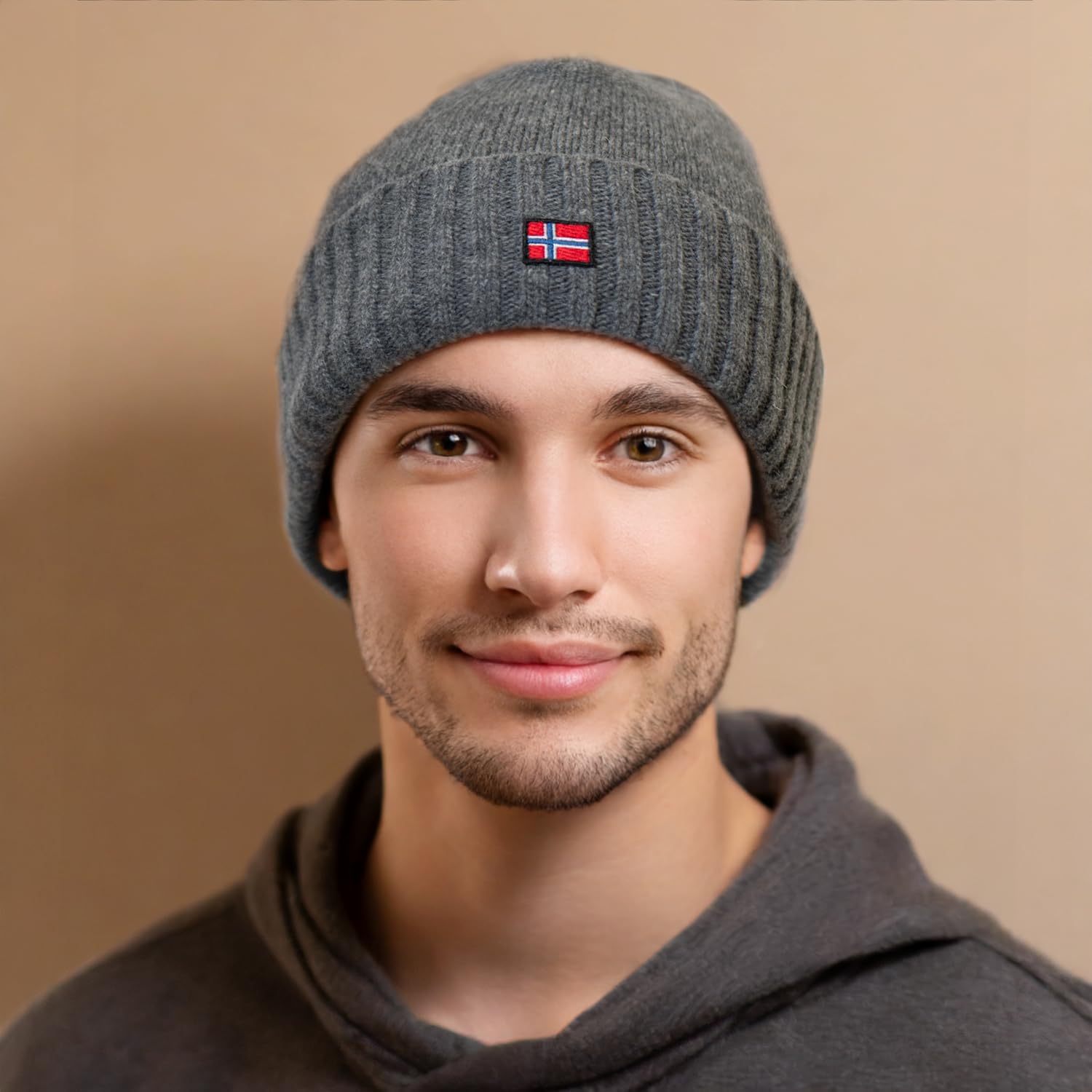 ACE Bonnet d'hiver Norway - Bonnet tricoté en Laine de Mouton pour Adultes - Bonnet en Laine pour Femmes et Hommes