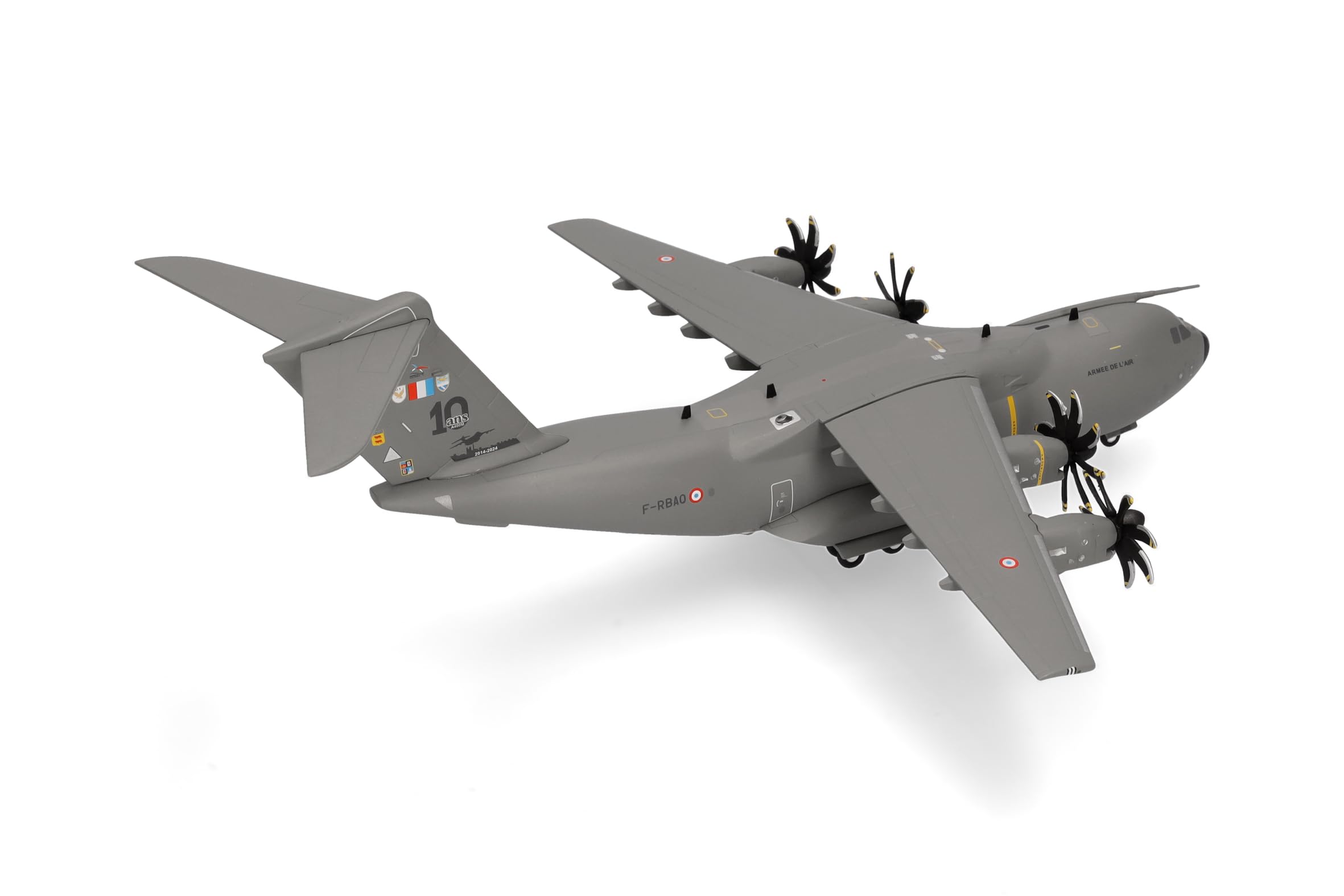 Herpa Modellflugzeug French Air Force - Escadron de Transport 1/61 Touraine – BA 123, Orléans-Bricy 10 Years of A400M, Miniatur im Maßstab 1:200, Sammlerstück, Flugzeug Modell mit Standfuß, Metall