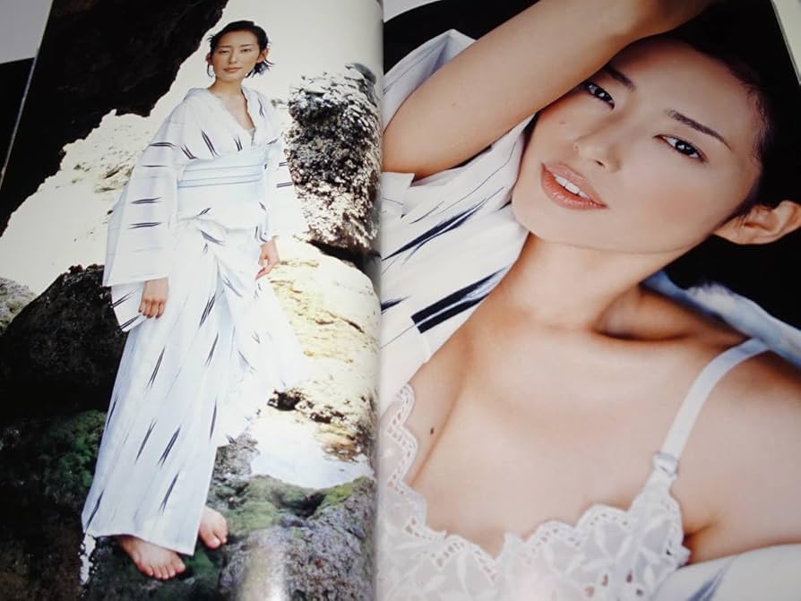 木村多江写真集　直筆サイン本 Amazon.co.jp: 直筆サイン入 写真集 『 木村多江/秘色の哭 』+