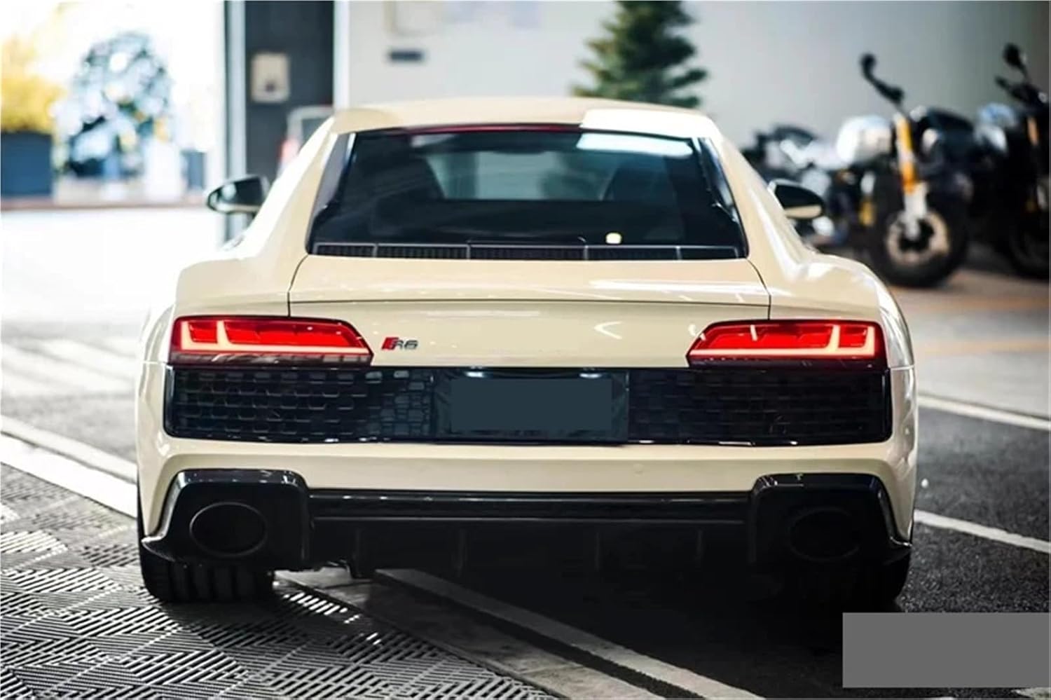 Old To New Car Body Kit For Audi R8 2016-2018 Upgrade To 2019-2022 Front Bumper With Grille,front Lip,rear Diffuser,spoiler