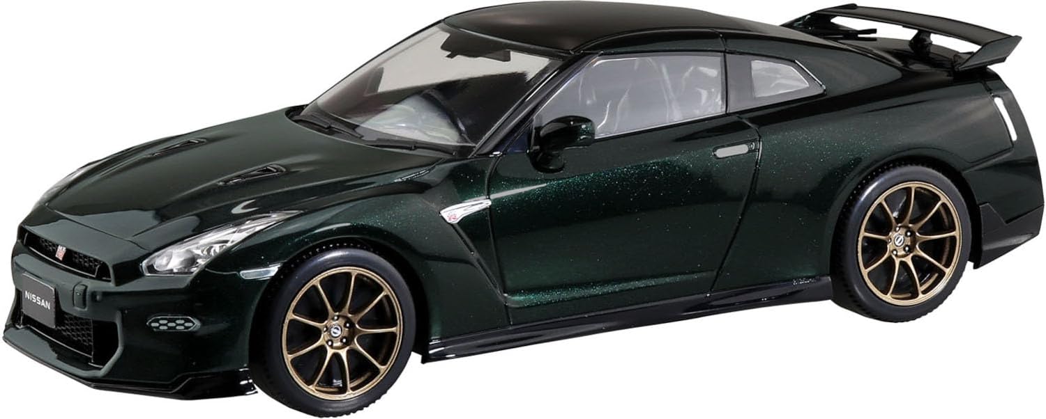 Aoshima Nissan R35 Nissan GT-R 2004 Midnight Purple 1:32 Scale Model Kit